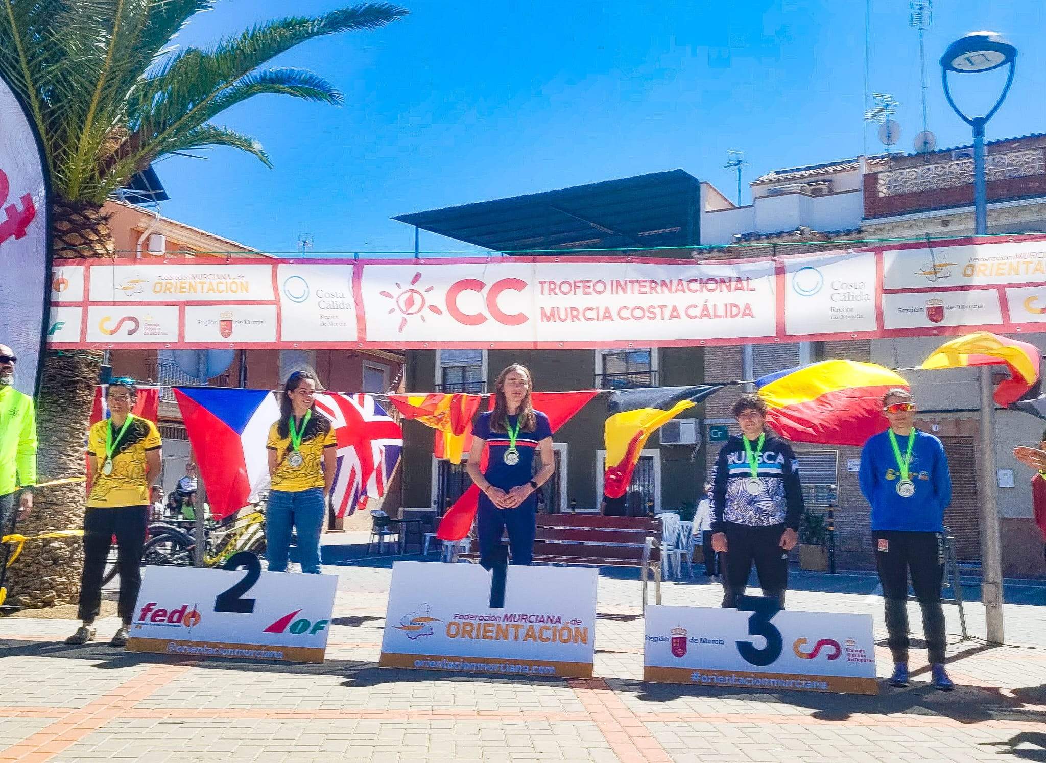 Podio F Elite Media Distancia. Foto Peña Guara