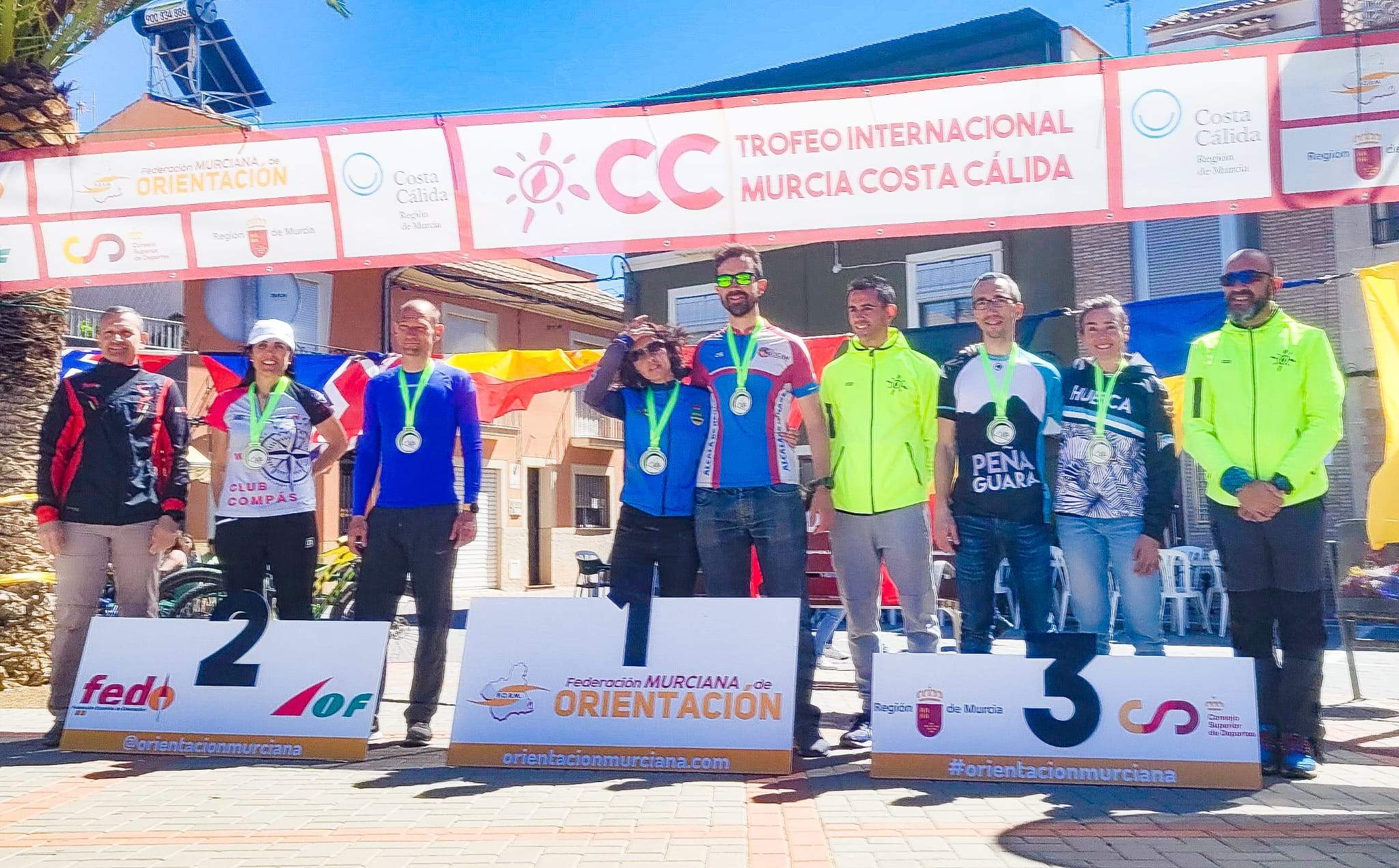 Podio General categorías M F40. Foto Peña Guara