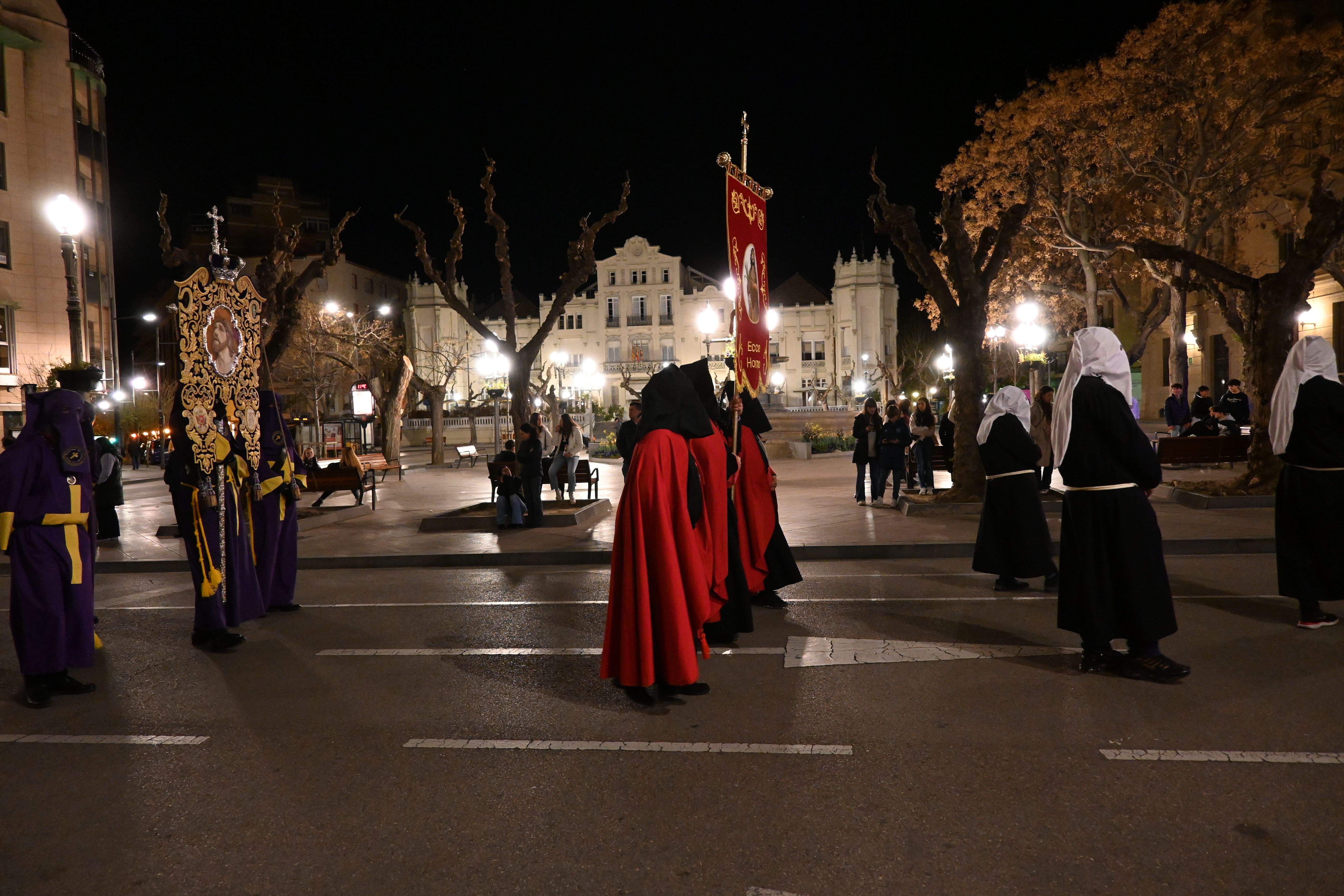 Procesión de la Coronación de Espinas en Huesca. Foto Carlos Jalle