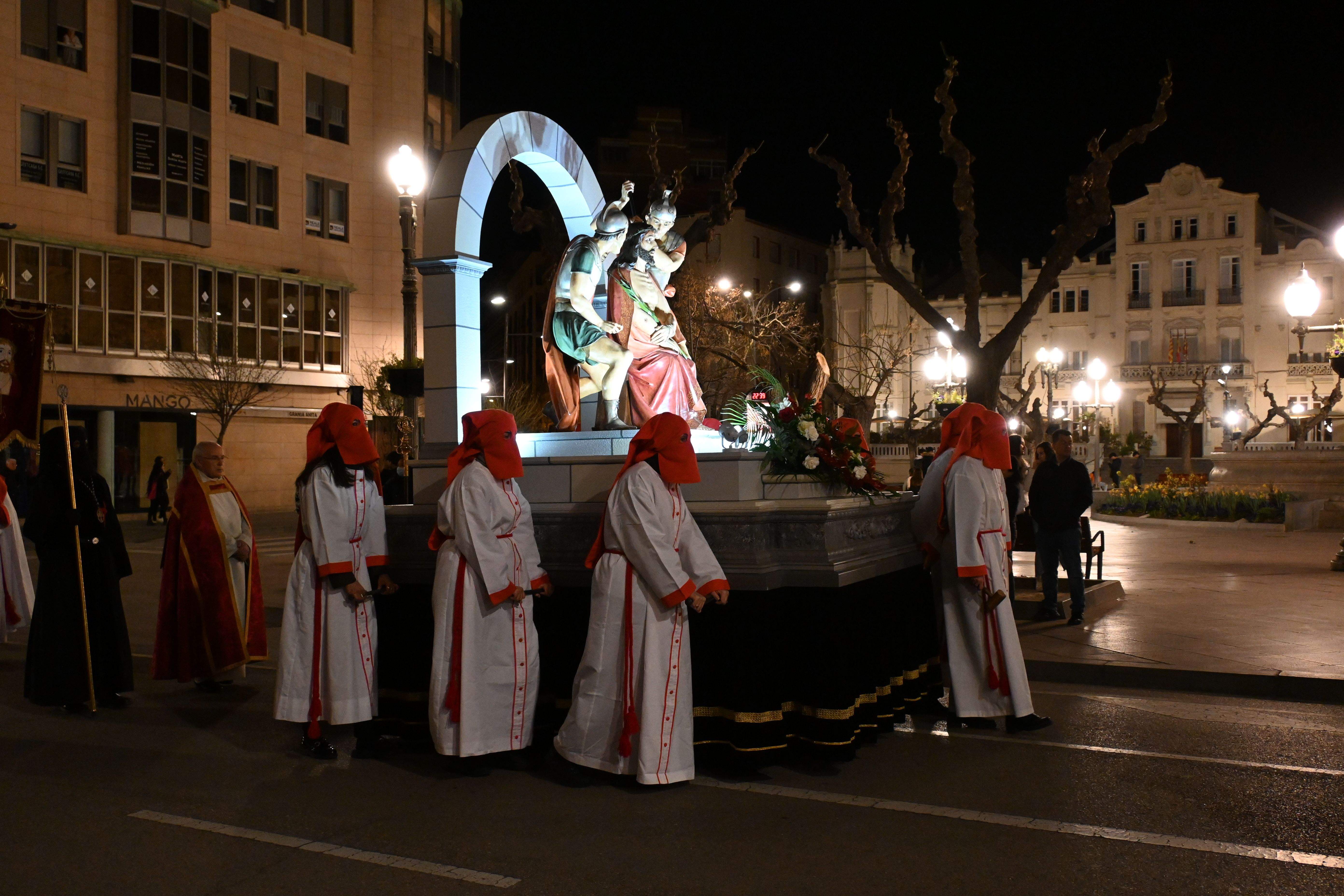 Procesión de la Coronación de Espinas en Huesca. Foto Carlos Jalle