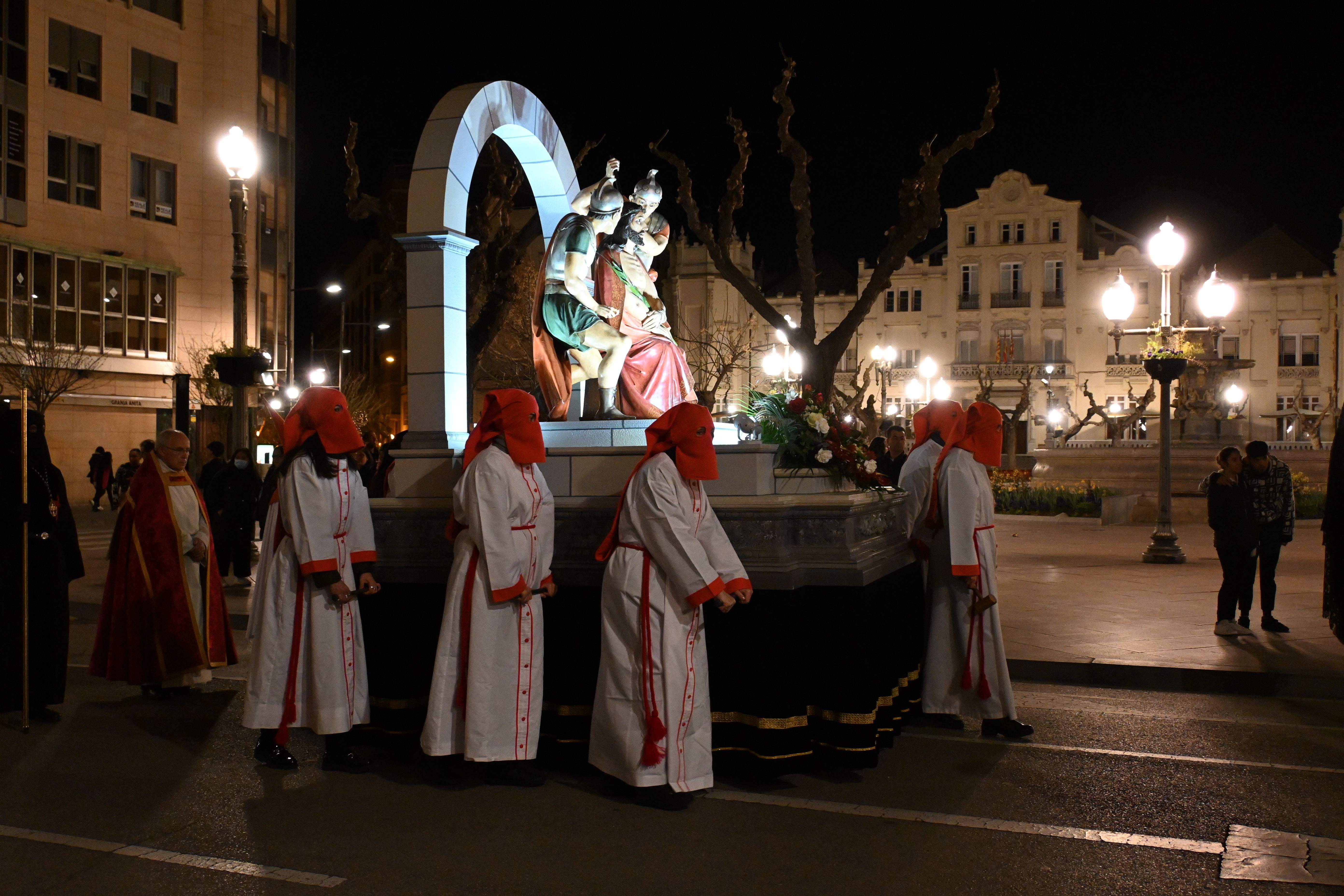 Procesión de la Coronación de Espinas en Huesca. Foto Carlos Jalle