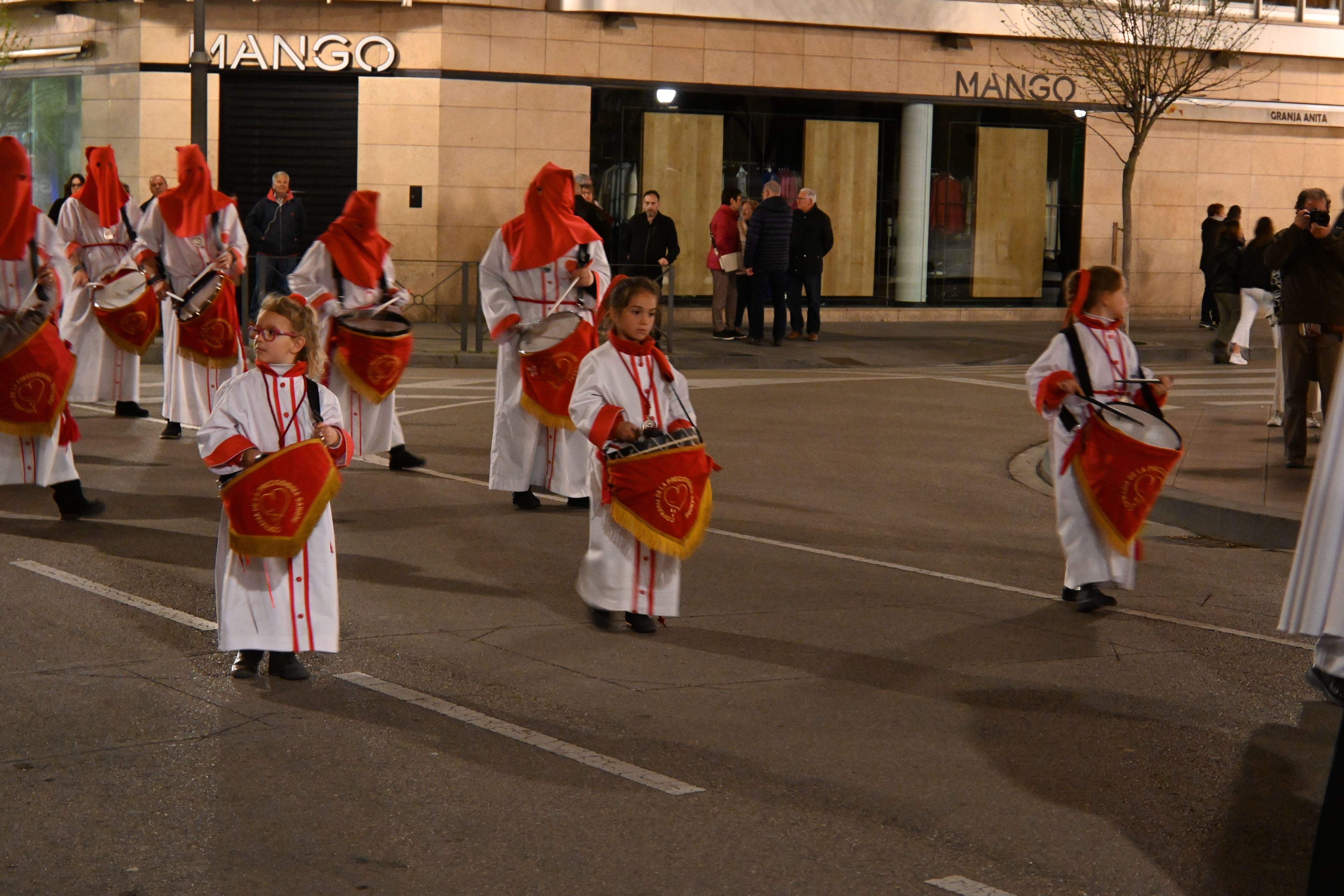 Procesión de la Coronación de Espinas en Huesca. Foto Carlos Jalle