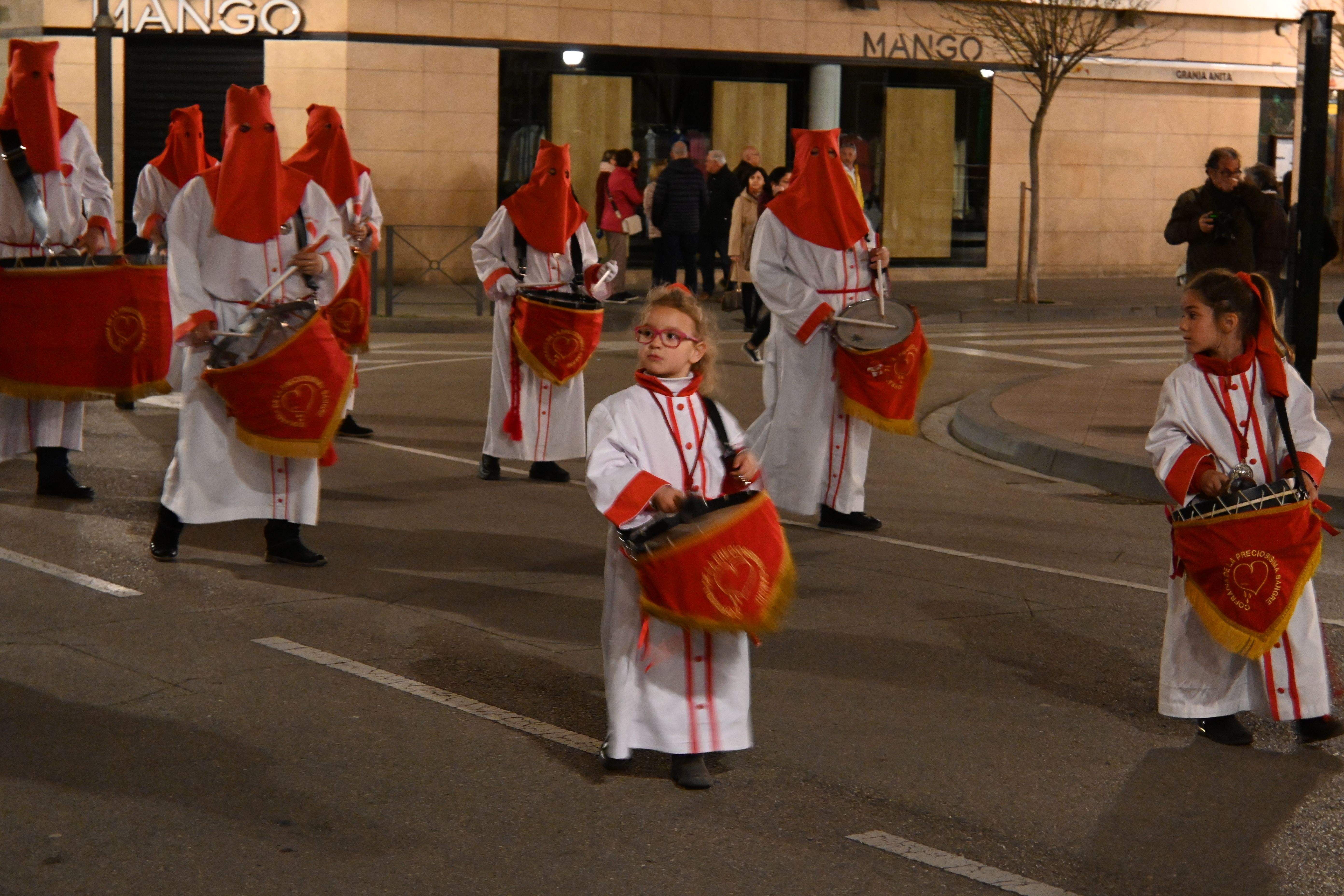 Procesión de la Coronación de Espinas en Huesca. Foto Carlos Jalle