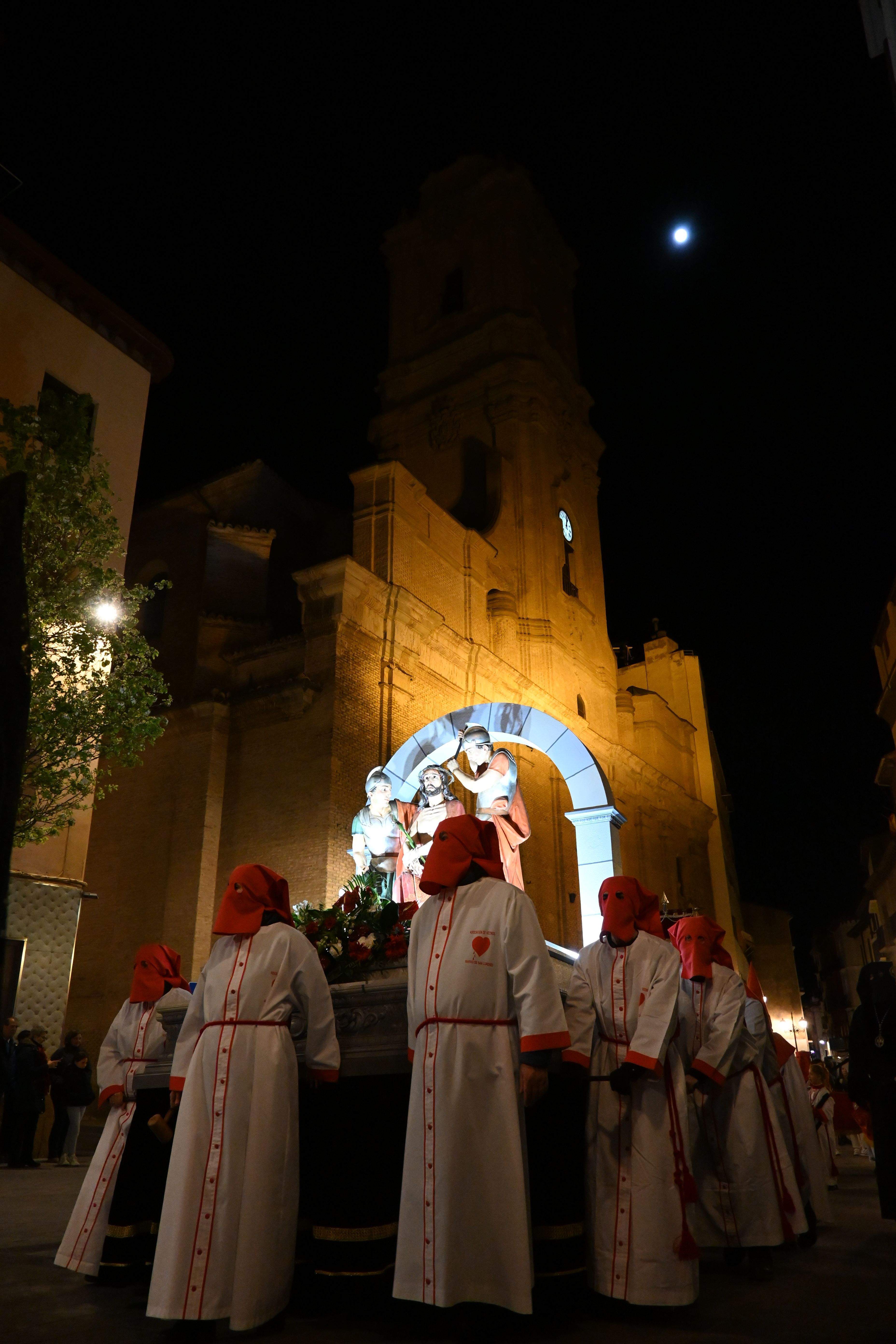Procesión de la Coronación de Espinas en Huesca. Foto Carlos Jalle