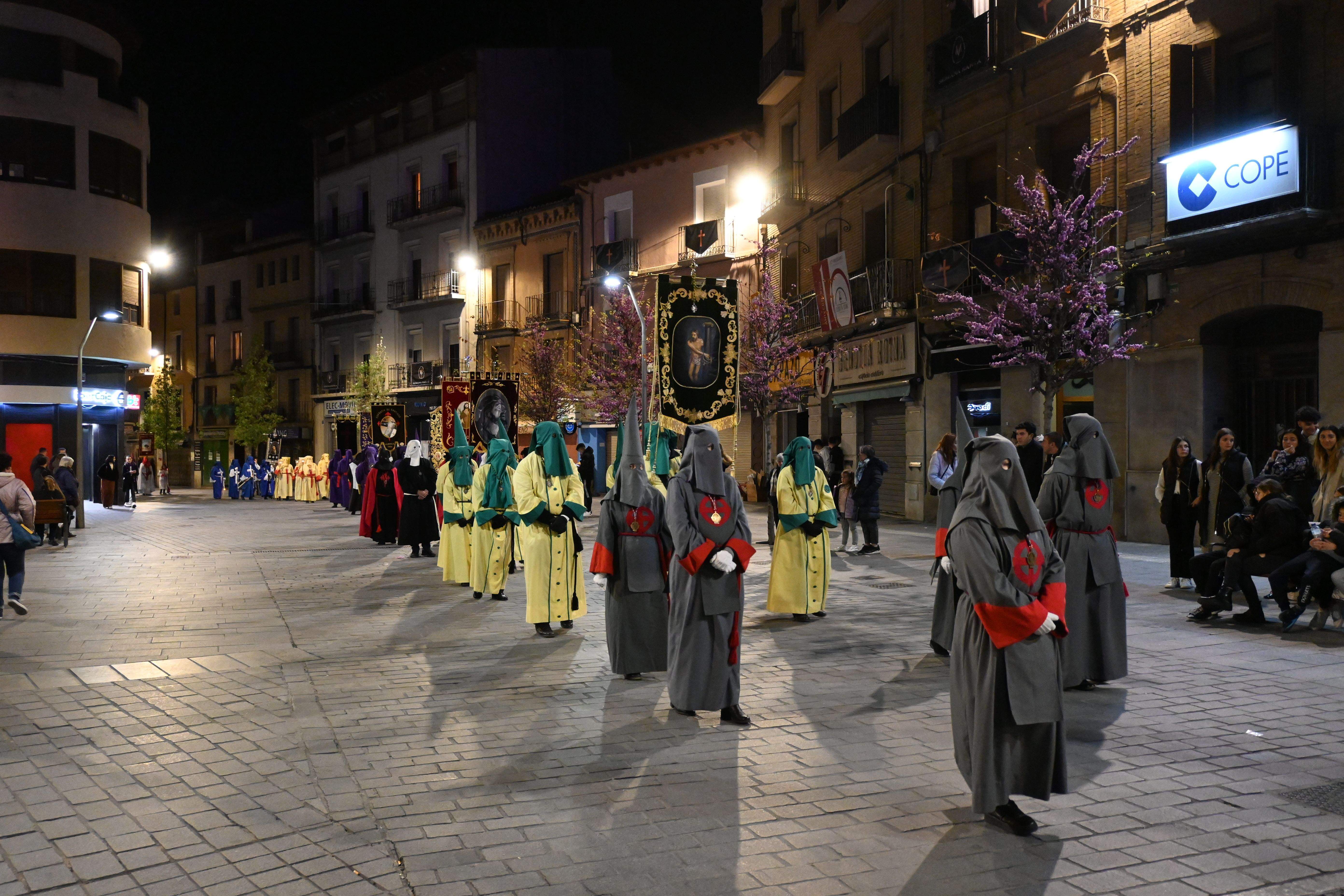 Procesión de la Coronación de Espinas en Huesca. Foto Carlos Jalle