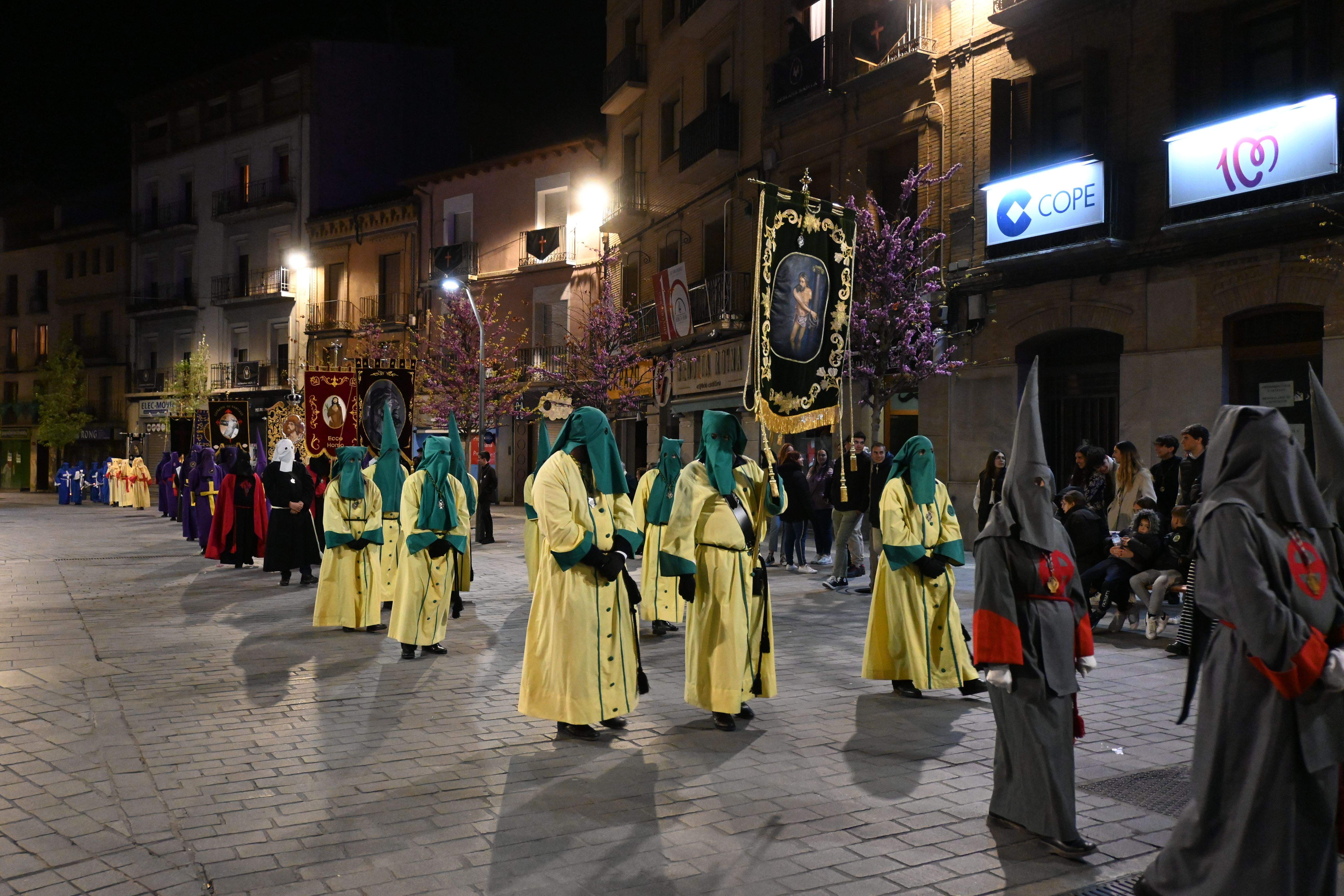Procesión de la Coronación de Espinas en Huesca. Foto Carlos Jalle
