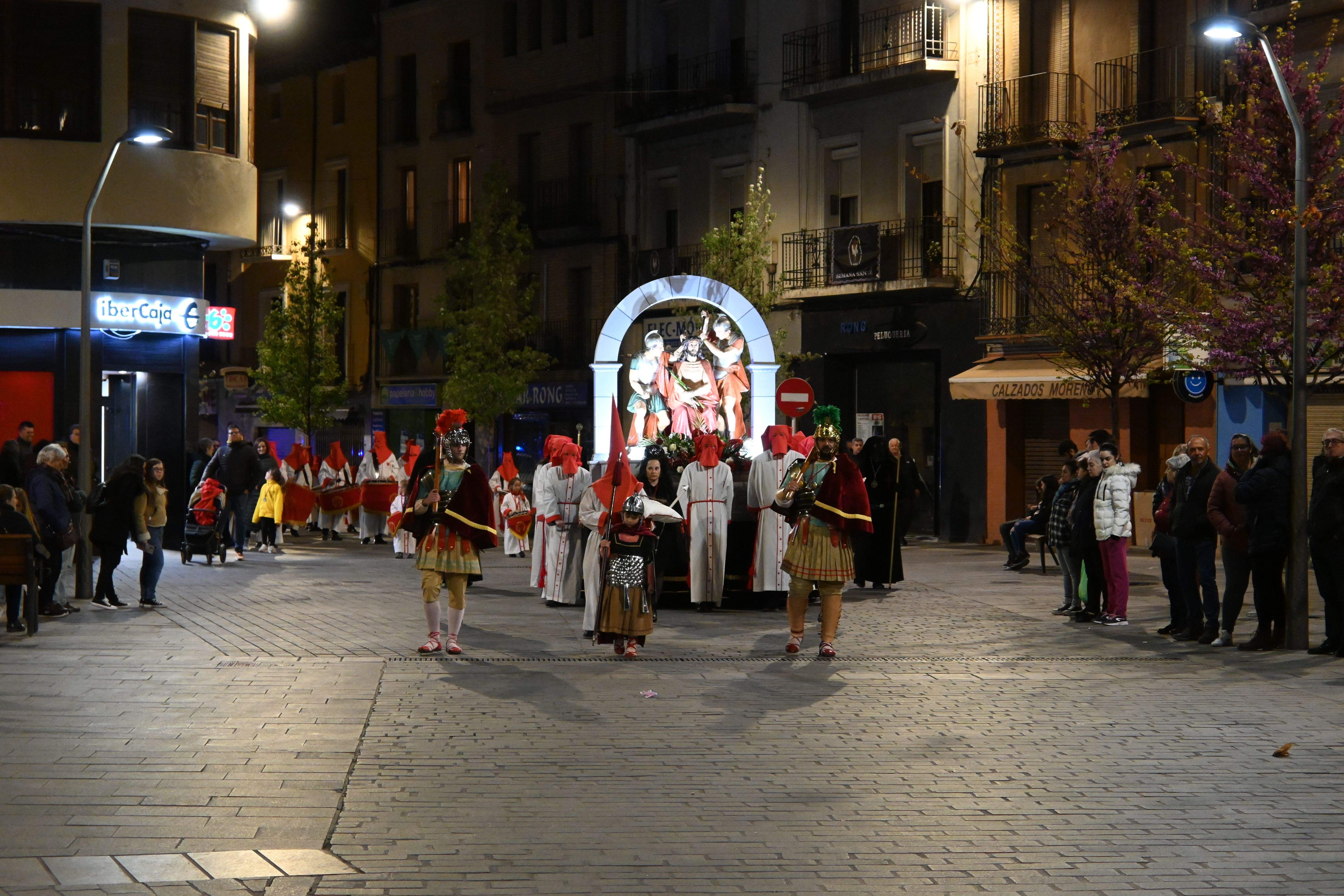Procesión de la Coronación de Espinas en Huesca. Foto Carlos Jalle
