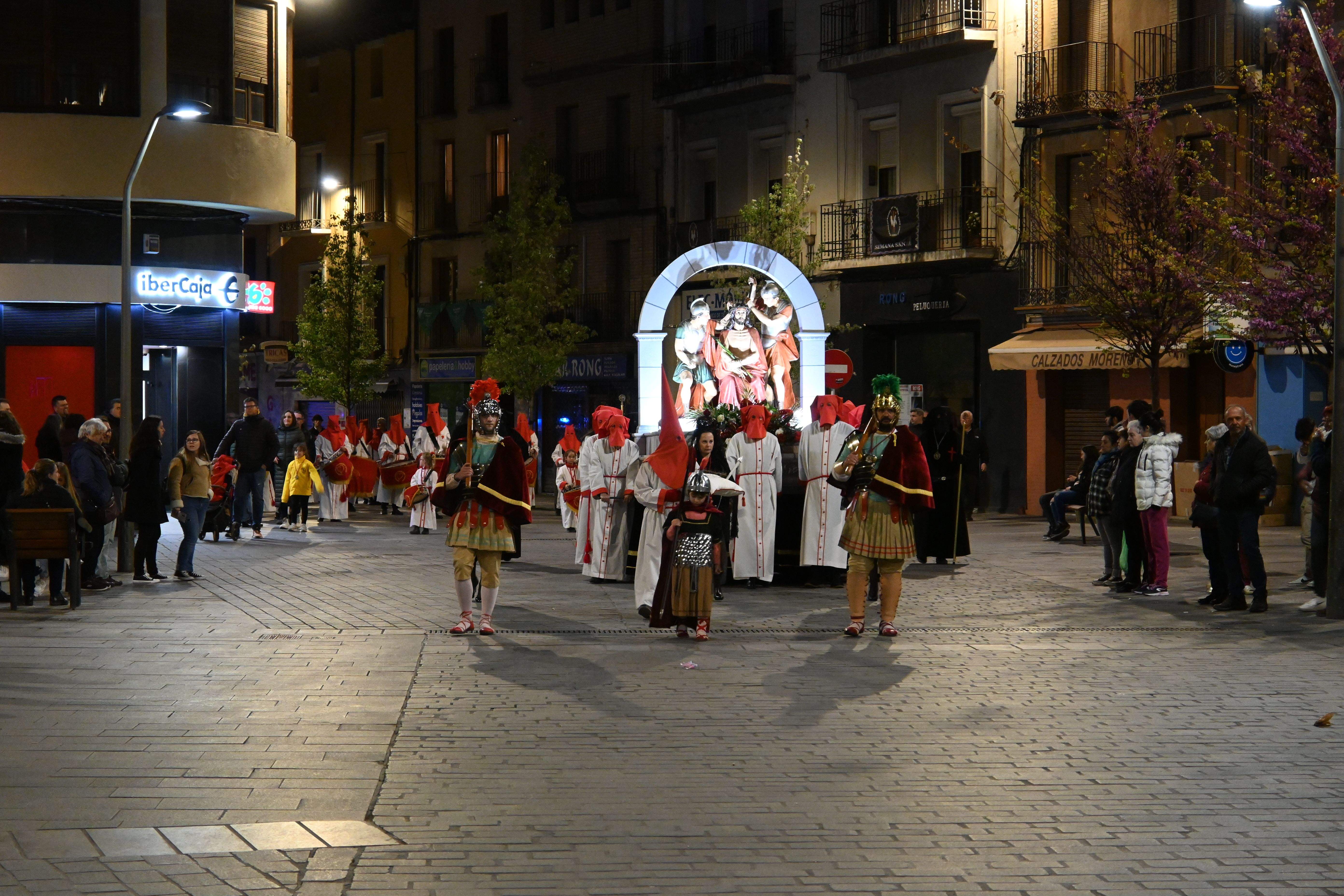 Procesión de la Coronación de Espinas en Huesca. Foto Carlos Jalle