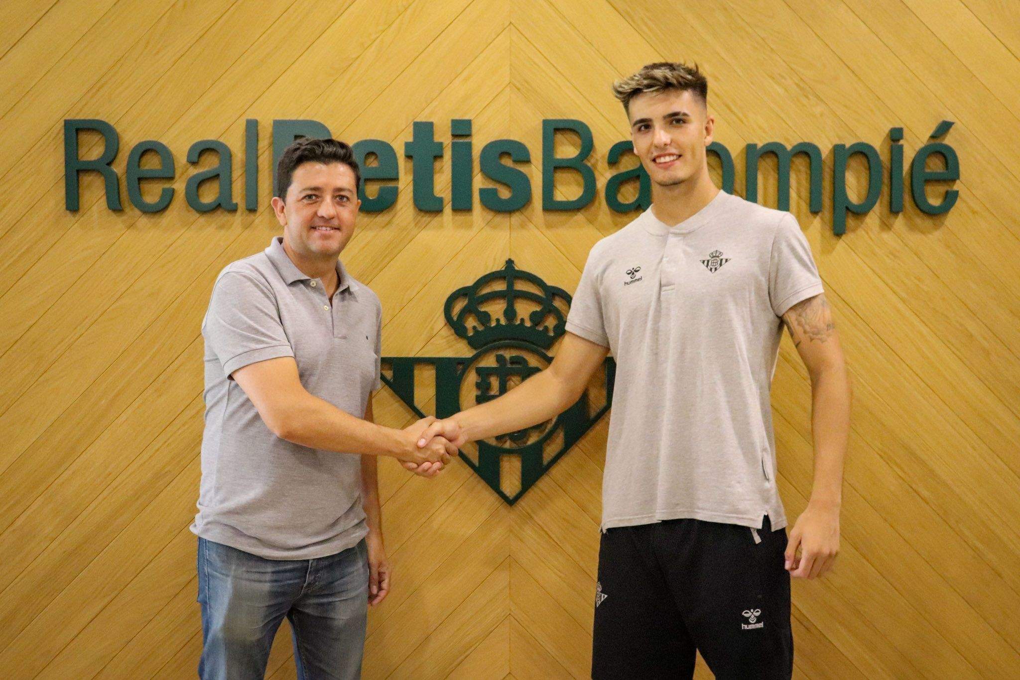 Sierra renueva con el Betis hasta 2024. Foto: Real Betis