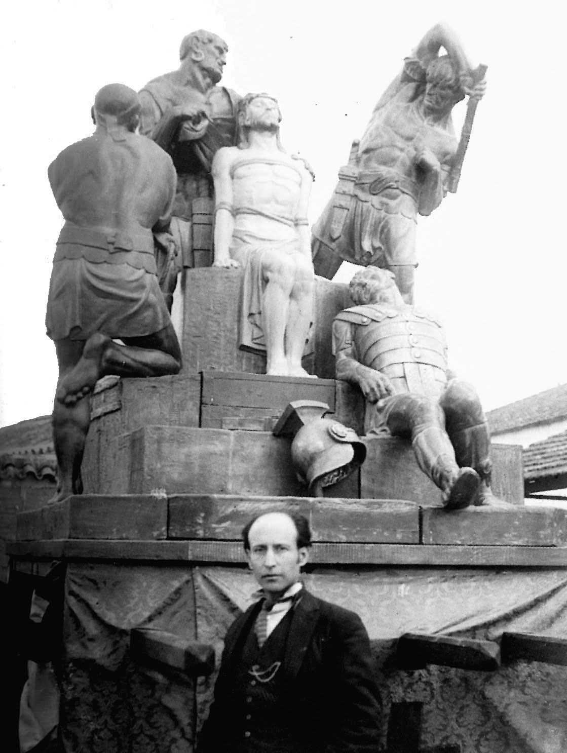 Felipe Coscolla ante el paso de la Coronación.