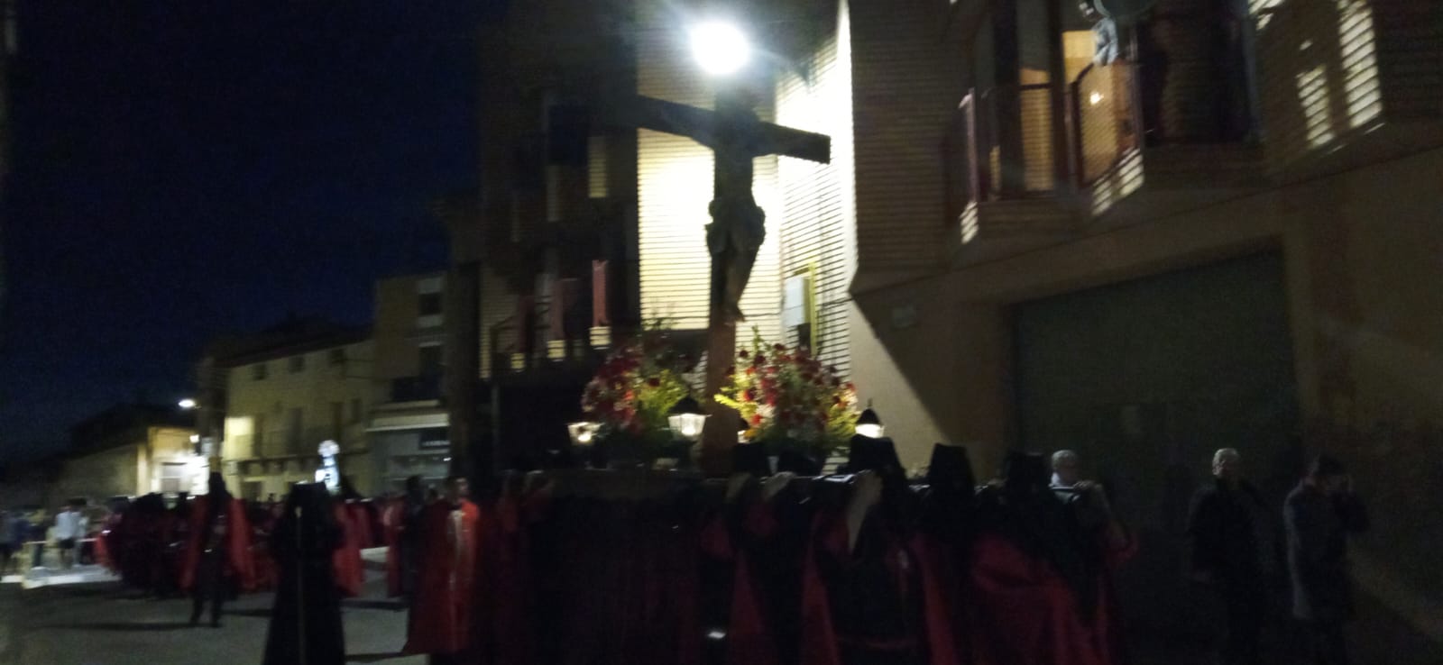 Procesión del Encuentro en Grañén. Foto Raúl Rivarés