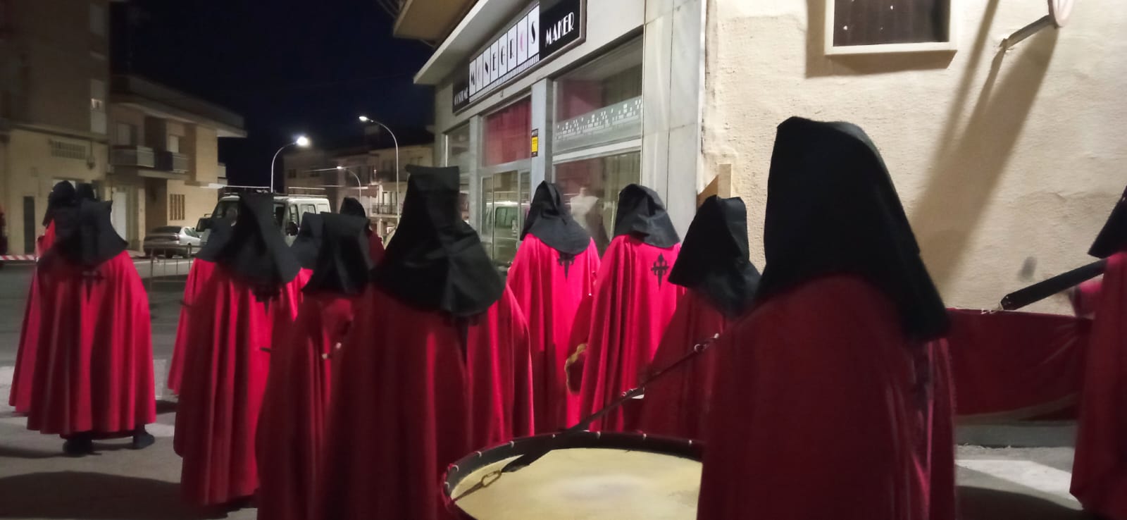 Procesión del Encuentro en Grañén. Foto Raúl Rivarés