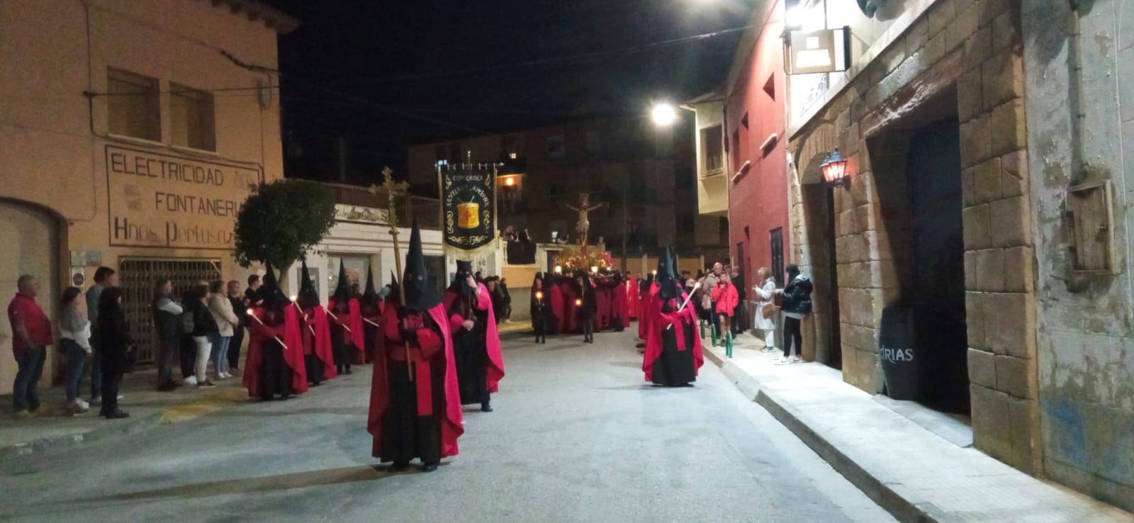 Procesión del Encuentro en Grañén. Foto Raúl Rivarés