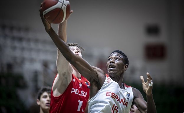 Onuetu ante Polonia. FOTO: DIARIO SUR