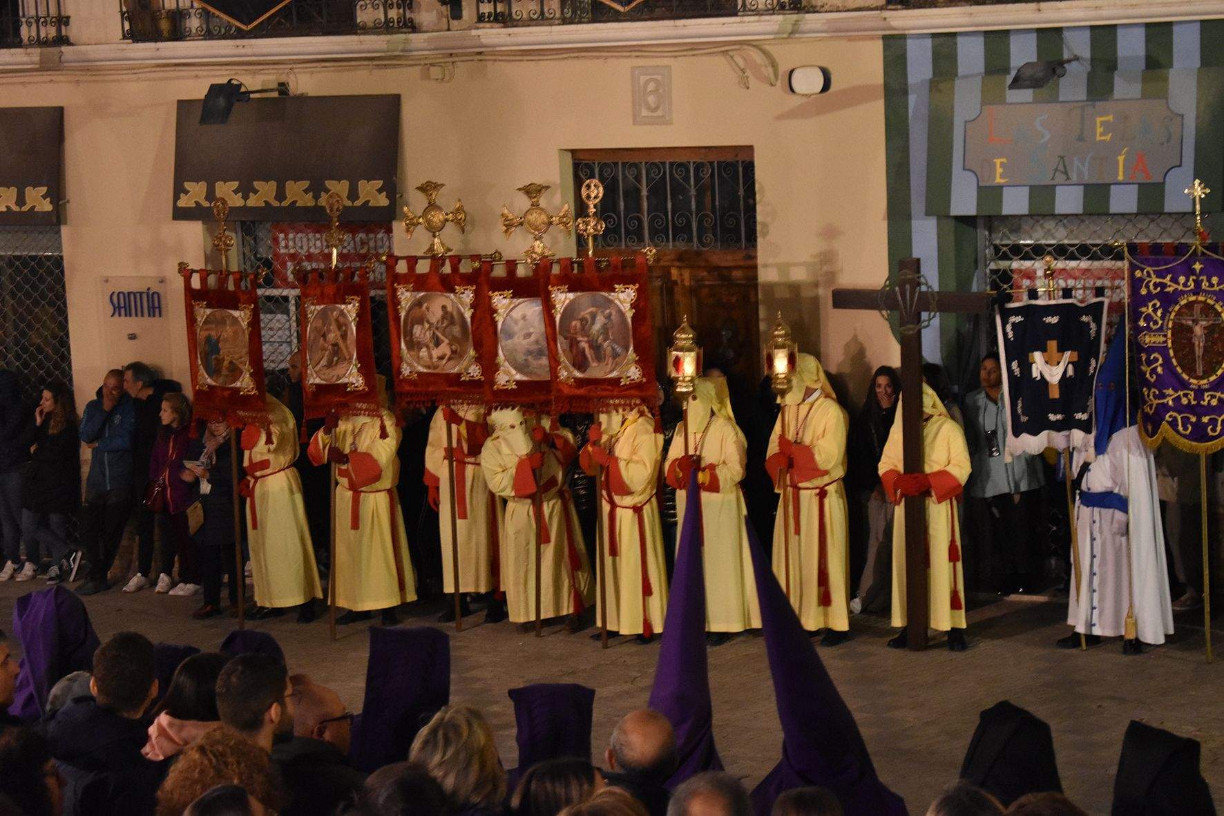 Procesión del Encuentro en Huesca. Foto Carlos Jalle