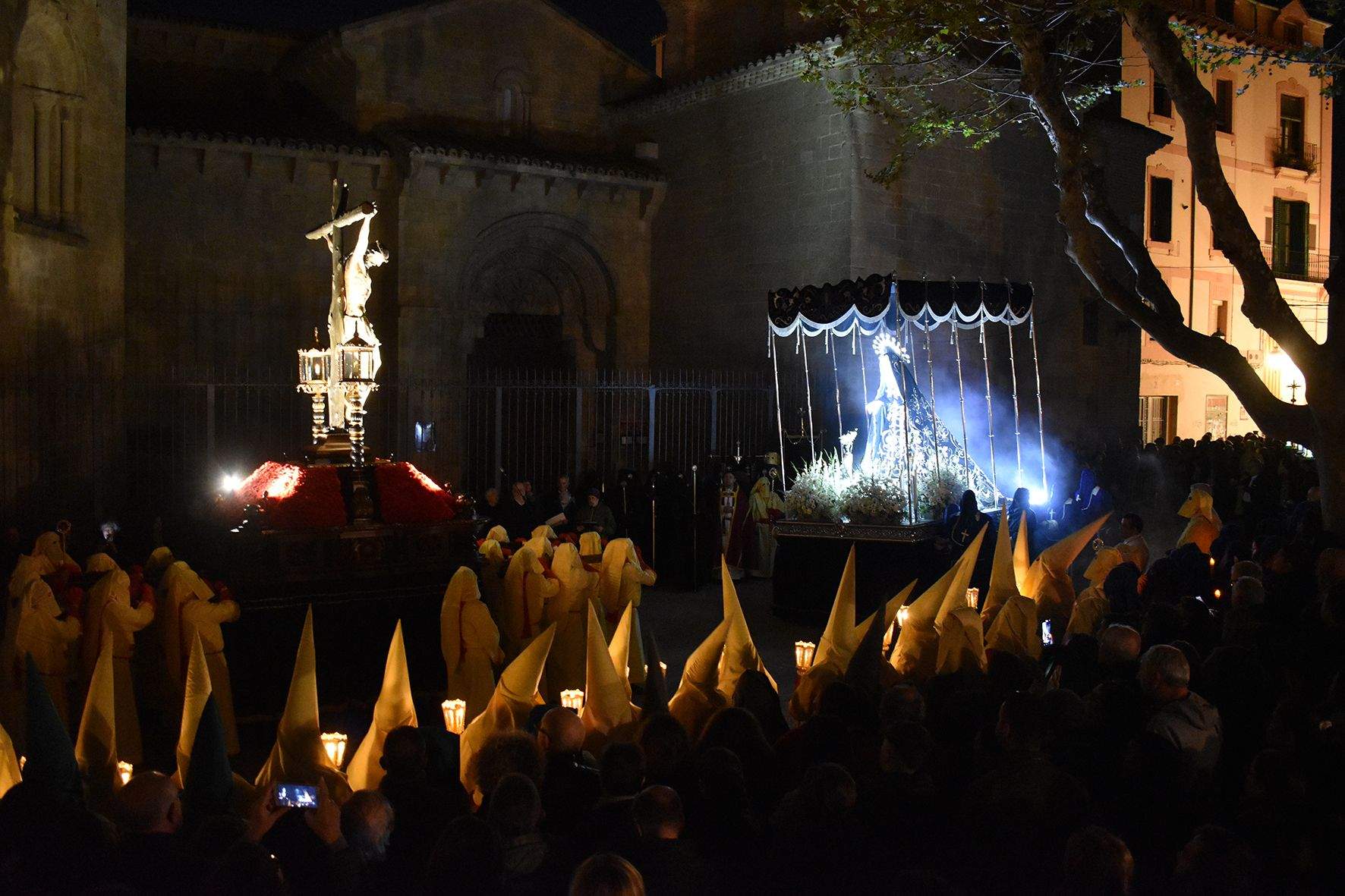Procesión del Encuentro en Huesca. Foto Carlos Jalle