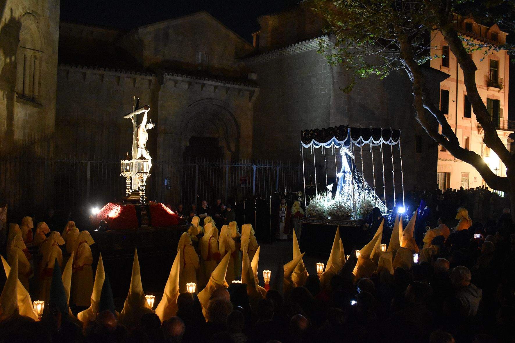 Procesión del Encuentro en Huesca. Foto Carlos Jalle