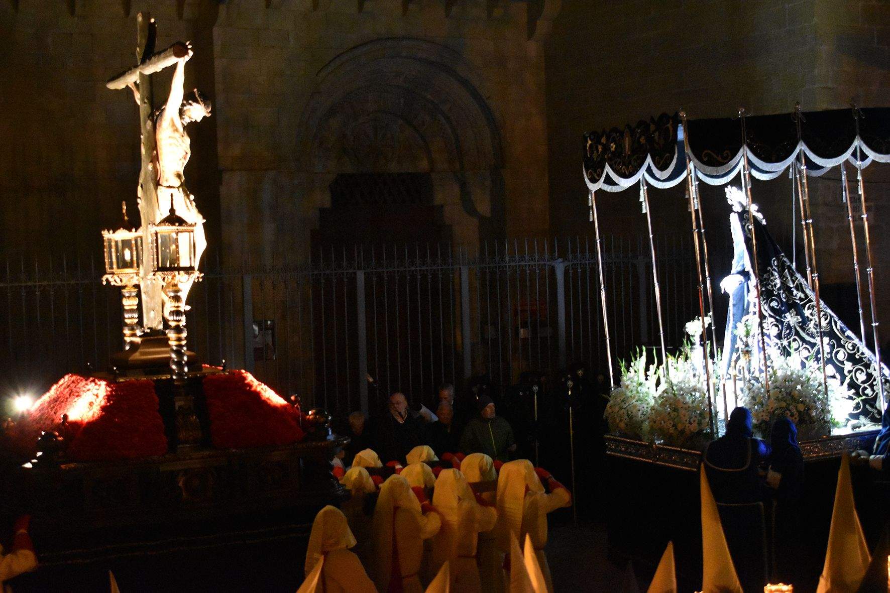 Procesión del Encuentro en Huesca. Foto Carlos Jalle