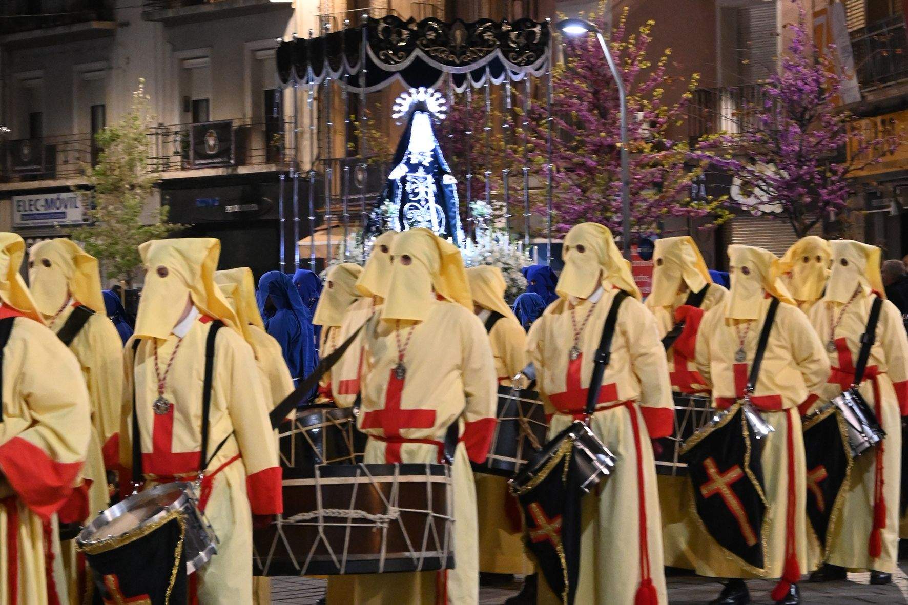 Procesión del Encuentro en Huesca. Foto Carlos Jalle