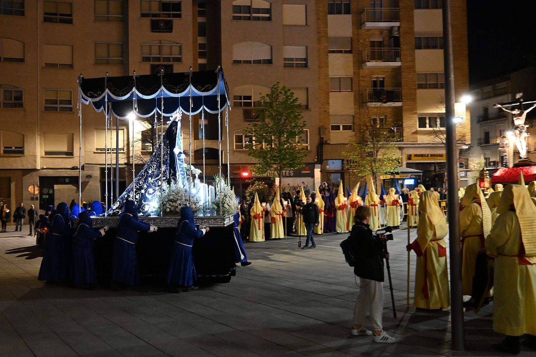 Procesión del Encuentro en Huesca. Foto Carlos Jalle