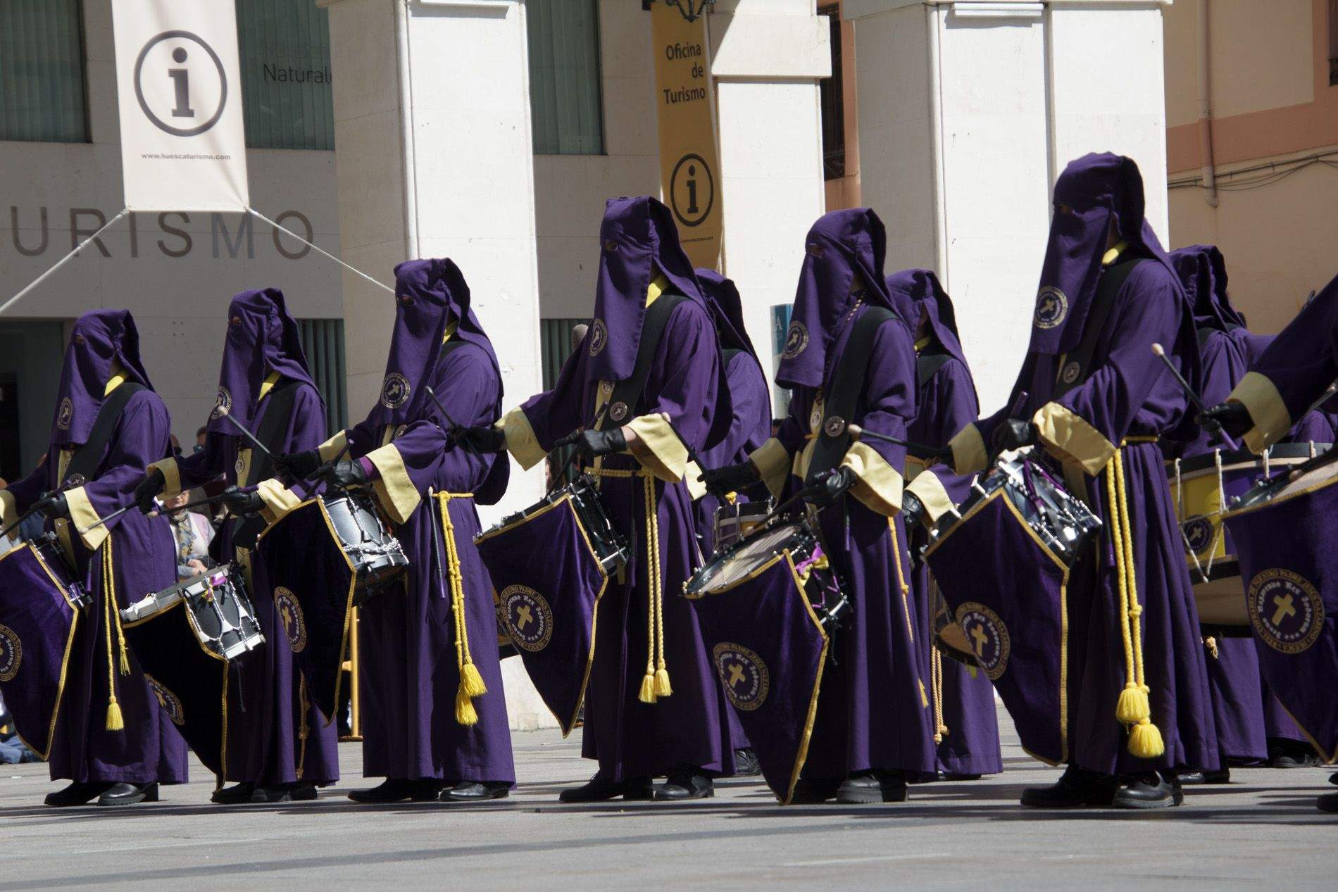La Real Cofradía de Nuestro Padre Jesús Nazareno de Huesca será una de las protagonistas de la Tamborrada. Foto Amagoia La Cruz