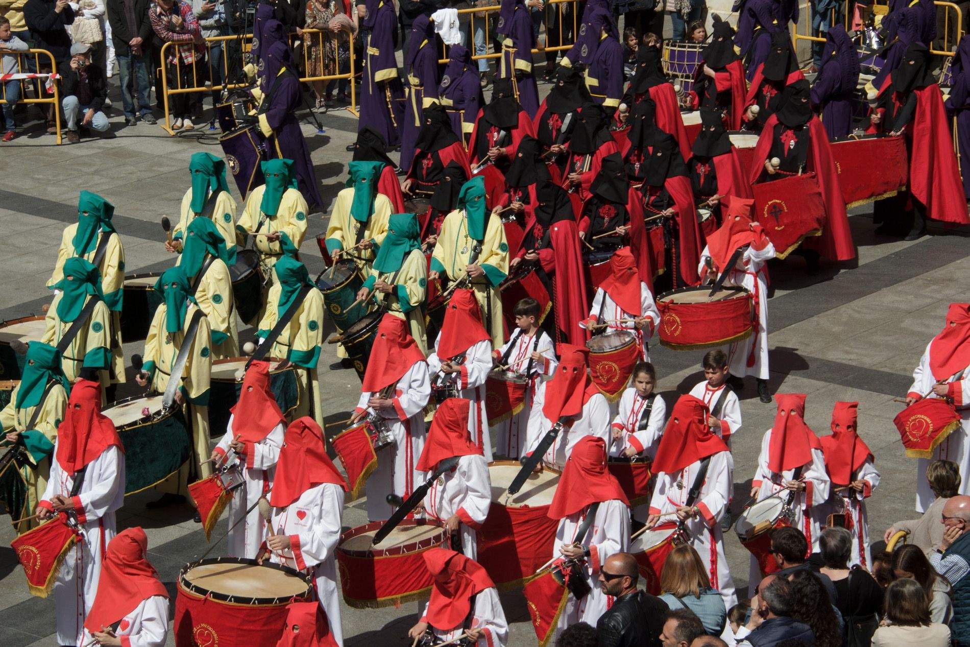 Concentración de Bandas y Tambores. Foto Amagoia La Cruz