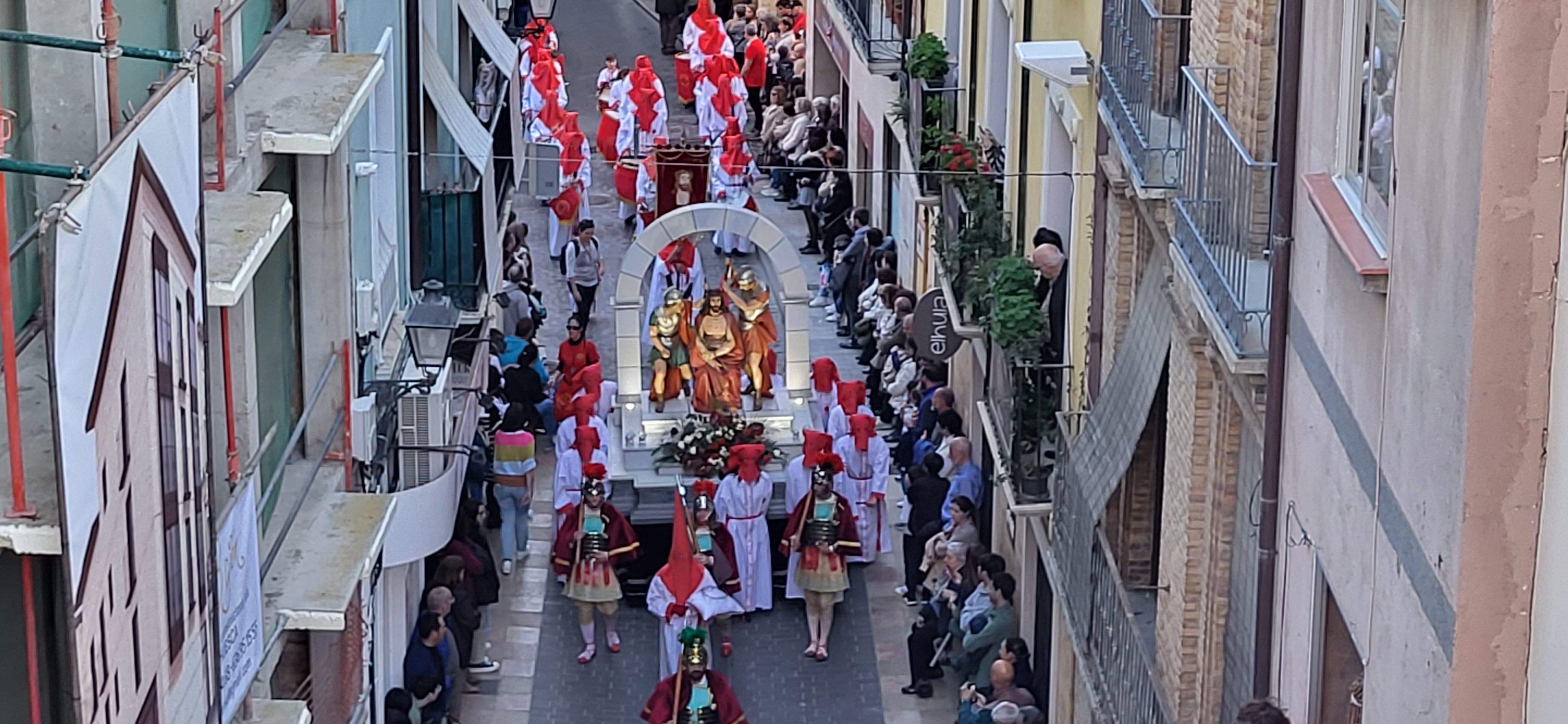Procesión del Santo Entierro en Huesca, Viernes Santo. Foto: Mercedes Manterola