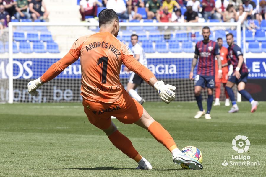 Andrés Fernández saca de puerta