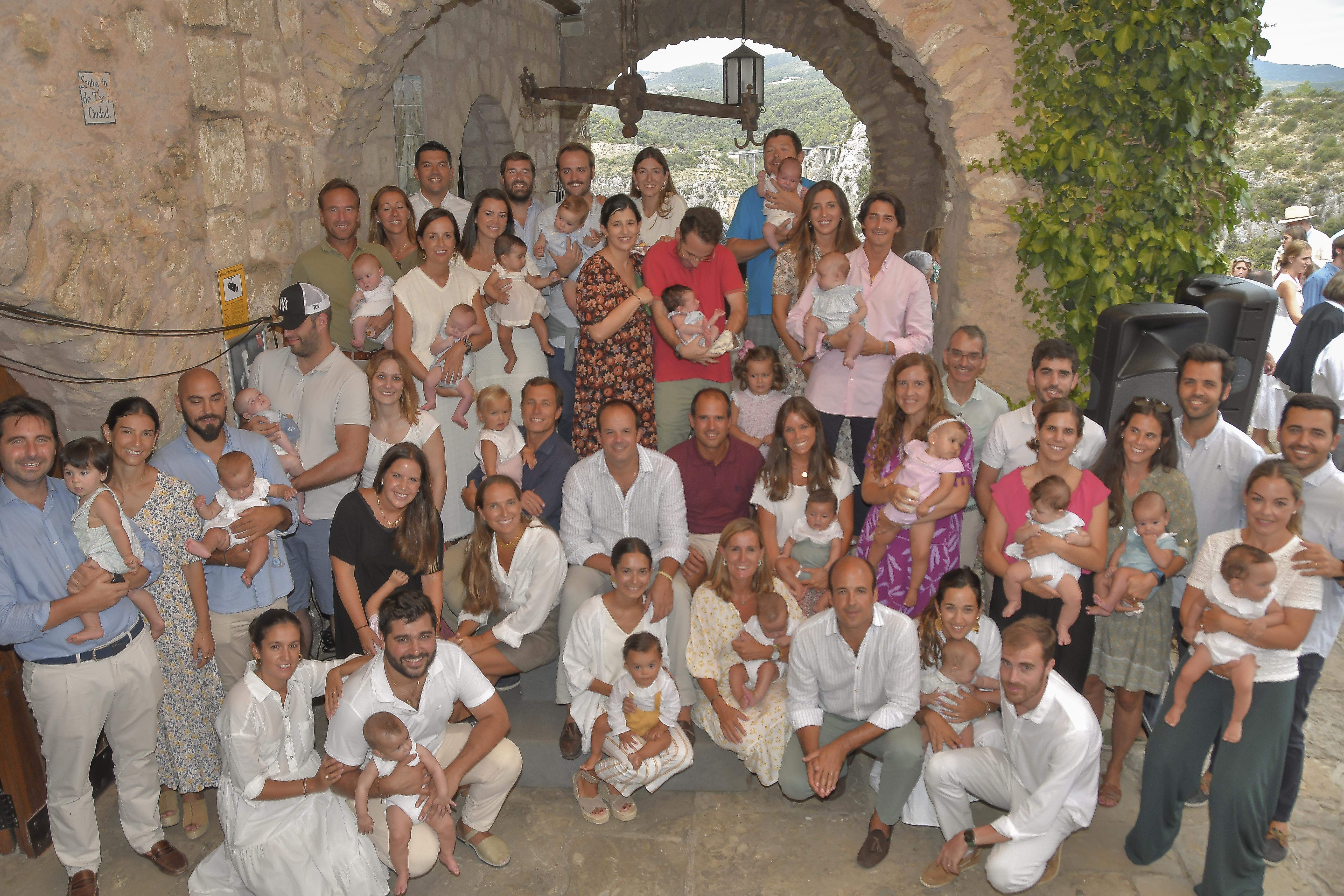 Un total de 22 bebés han sido presentados a la Virgen de Torreciudad en su fiesta