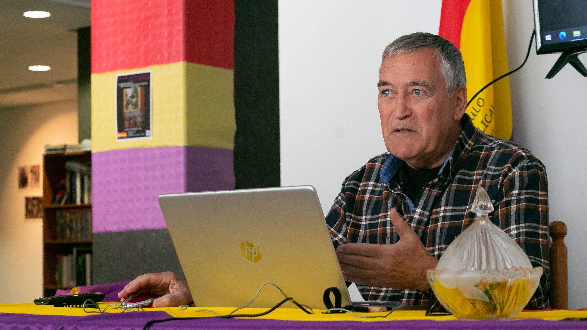 Exposición de Fernando Otín, Composiciones que invitan a pensar. Foto Estela Alcay 