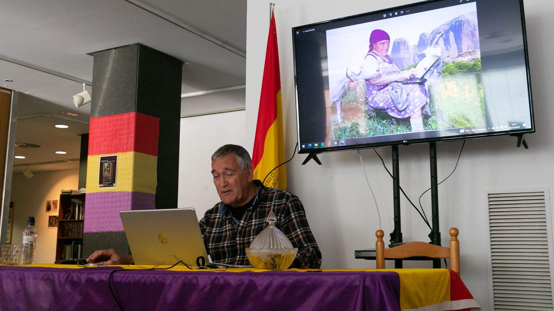 Exposición de Fernando Otín, Composiciones que invitan a pensar. Foto Estela Alcay 