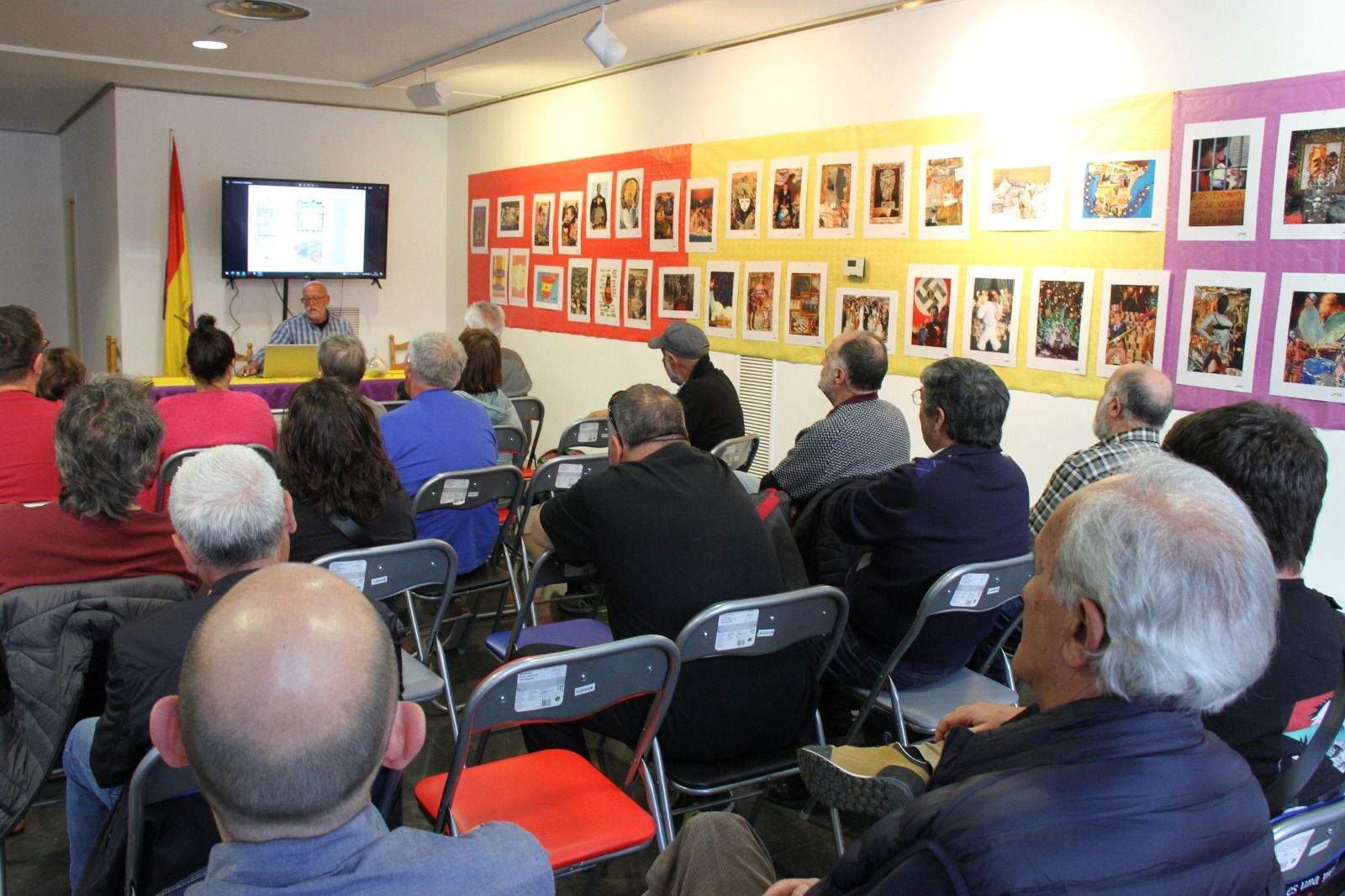 Charla de Toño Moliner en las XV Jornadas Republicanas de Huesca. Foto Carlos Neofato