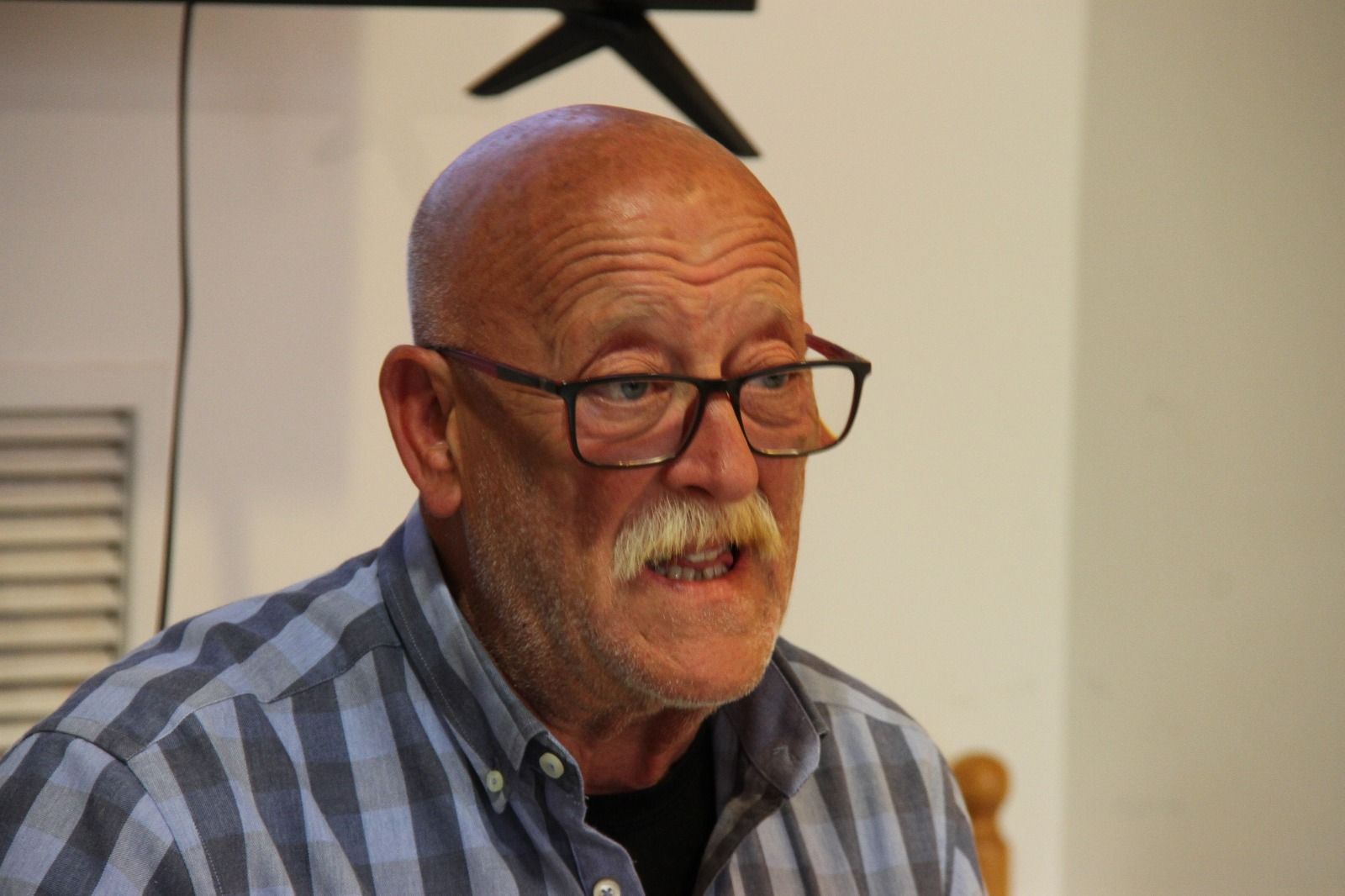 Charla de Toño Moliner en las XV Jornadas Republicanas de Huesca. Foto Carlos Neofato