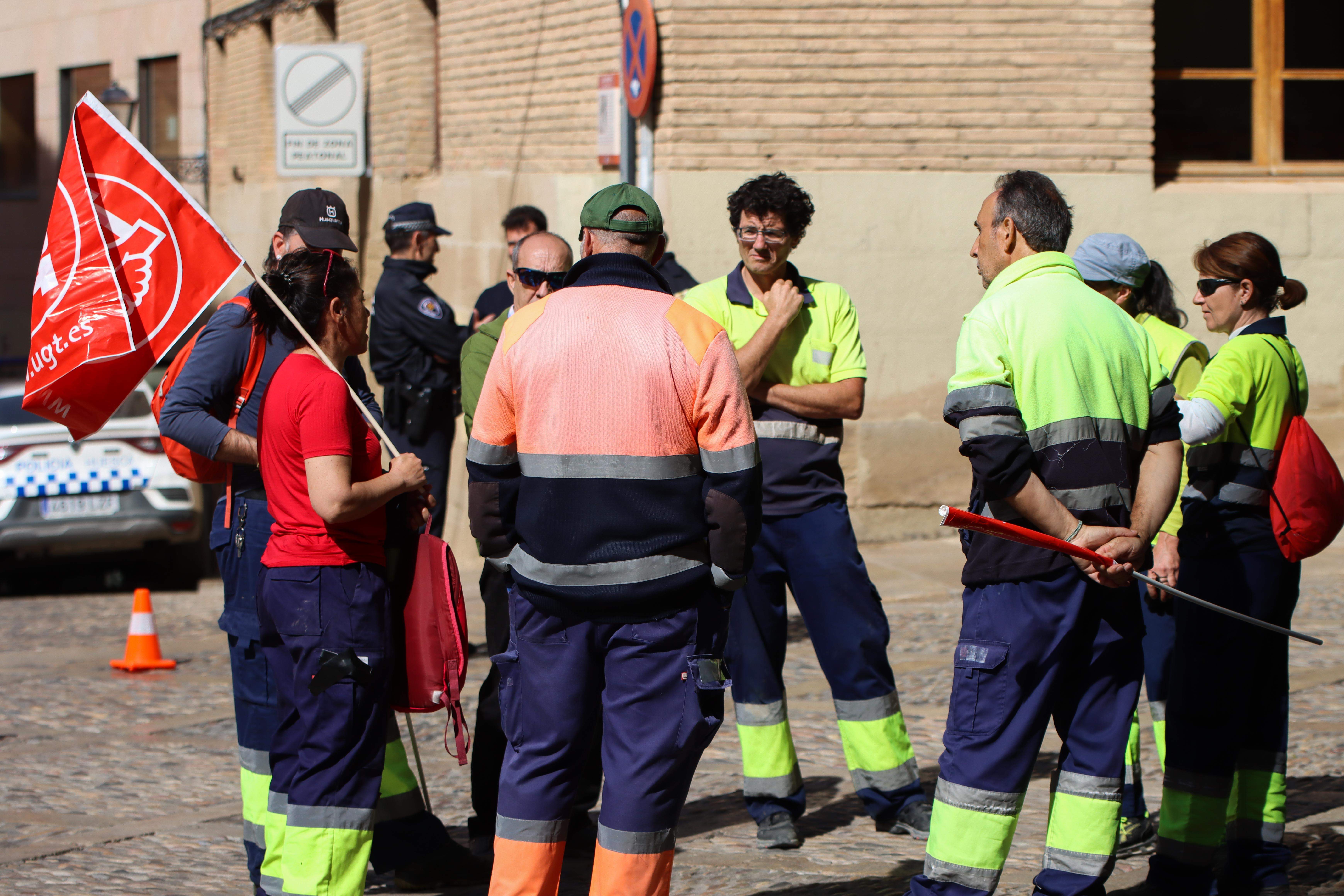 Manifestación de trabajadores municipales de Huesca. FOTO: David Martínez
