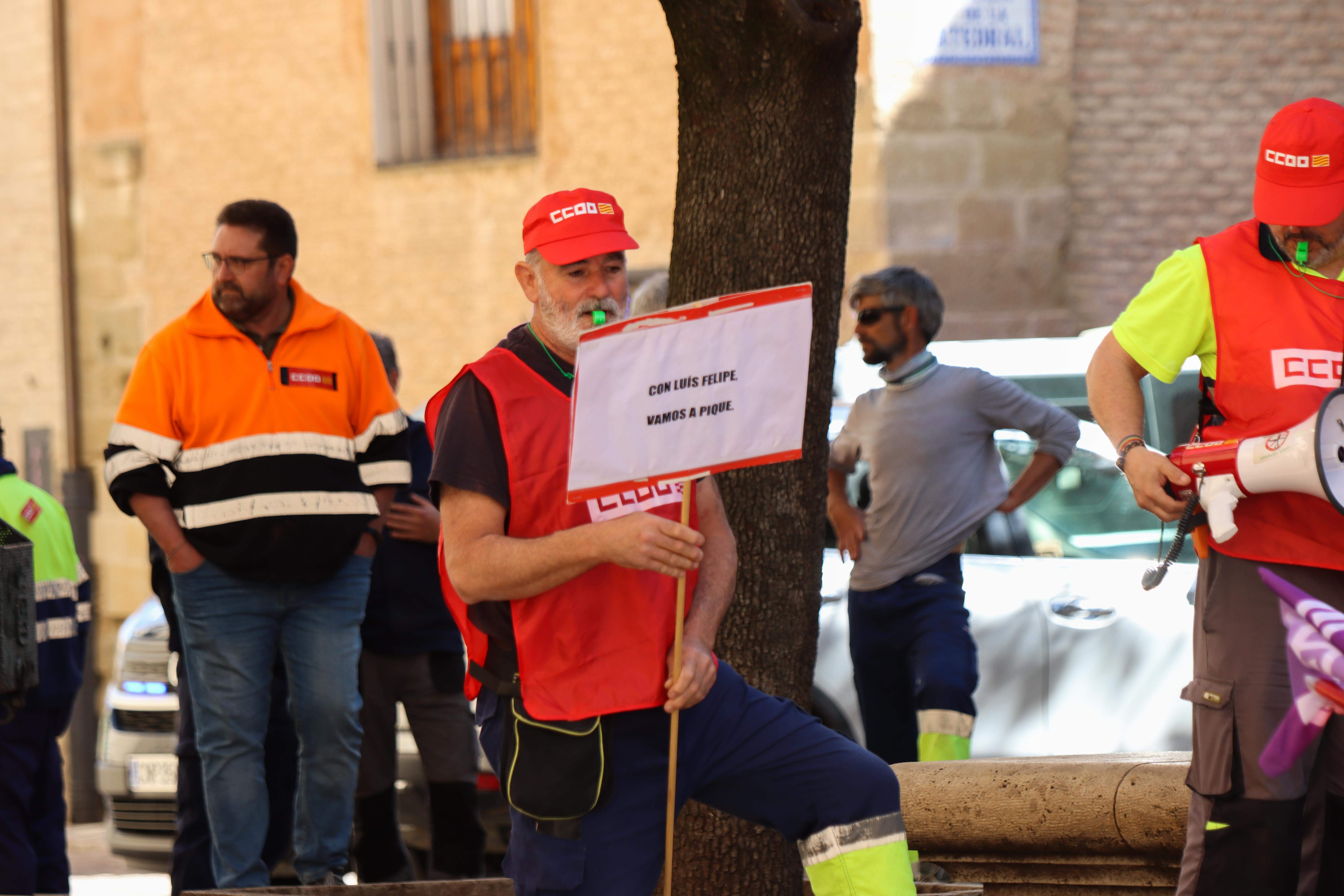 Manifestación de trabajadores municipales de Huesca. FOTO: David Martínez