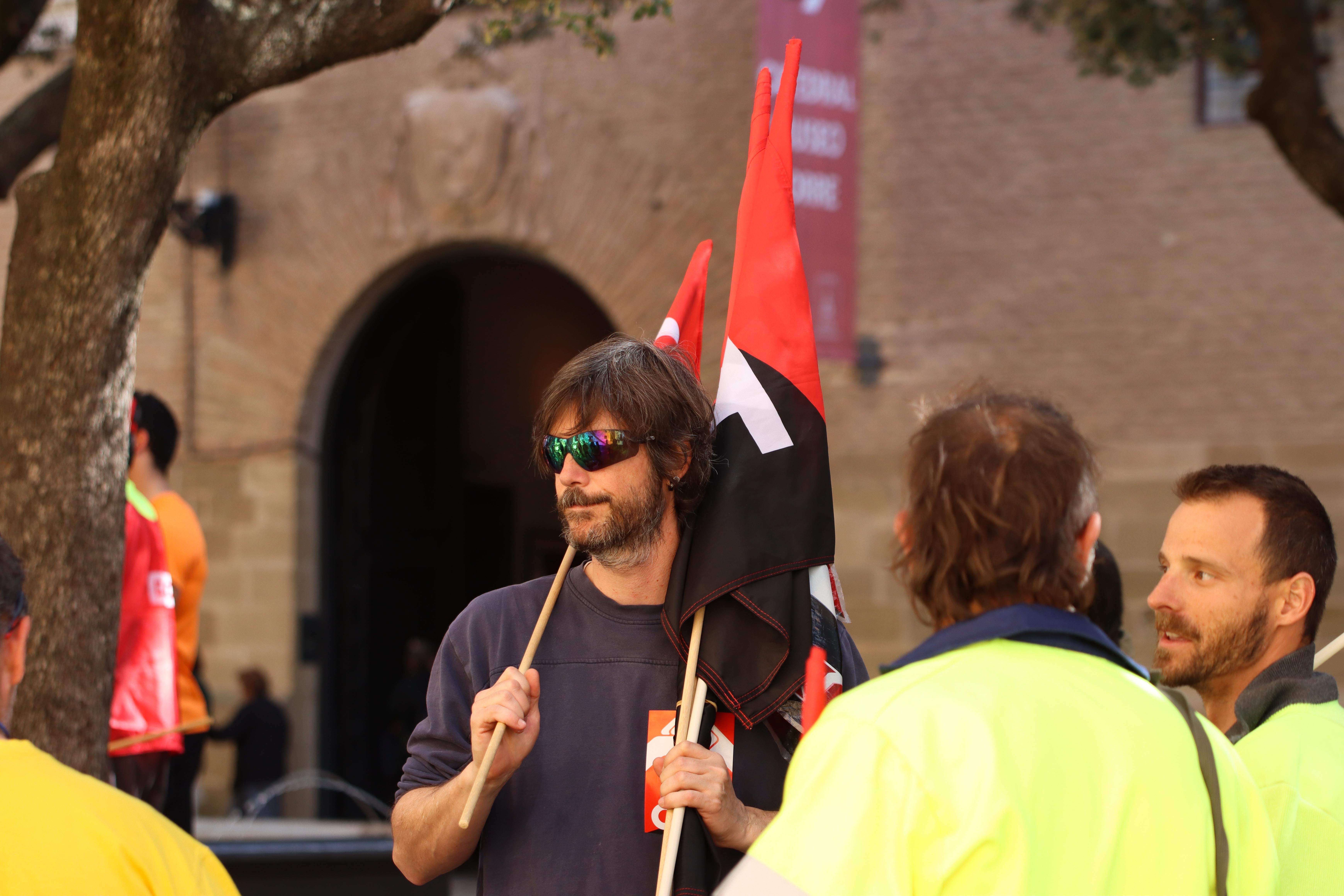 Manifestación de trabajadores municipales de Huesca. FOTO: David Martínez