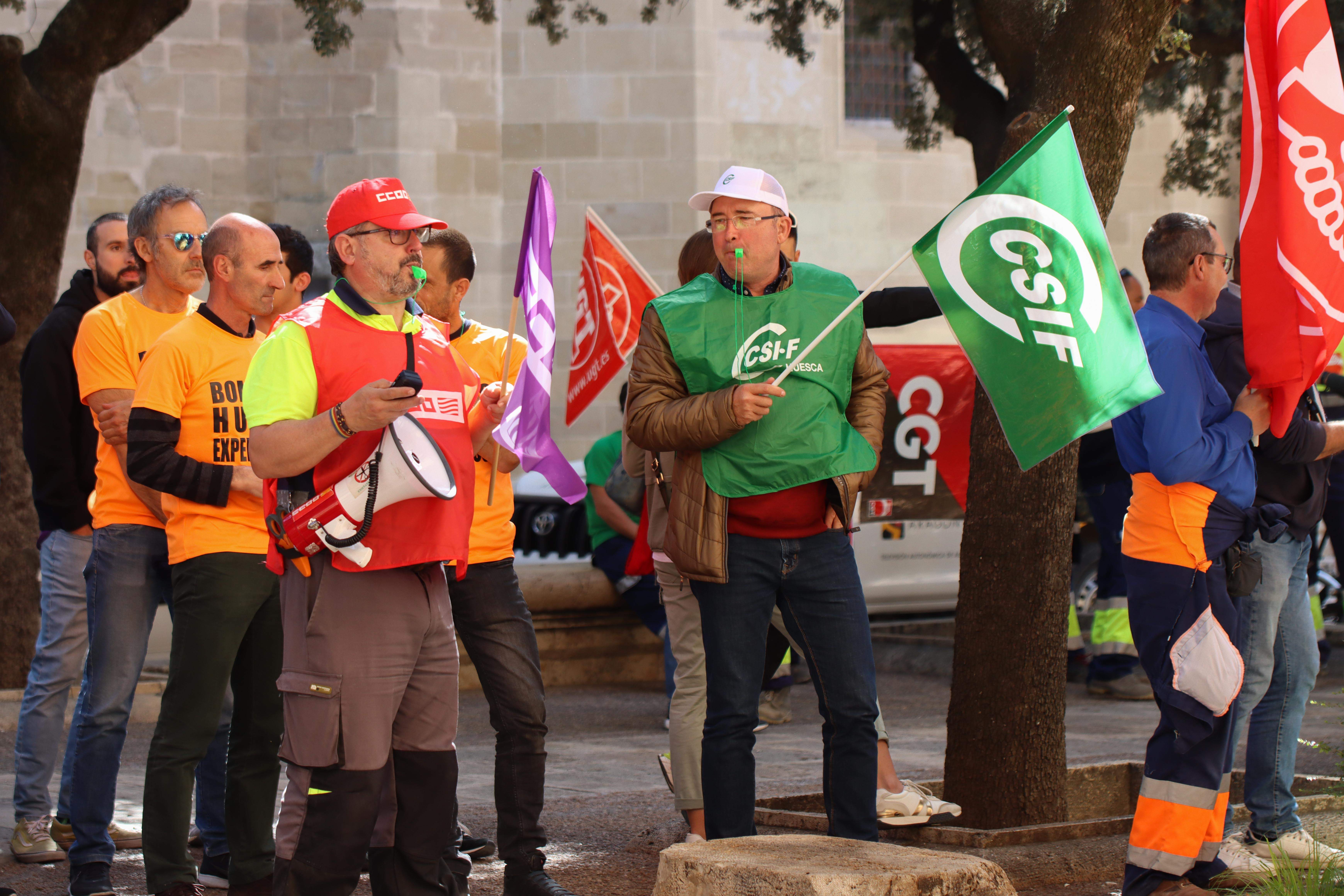 Manifestación de trabajadores municipales de Huesca. FOTO: David Martínez