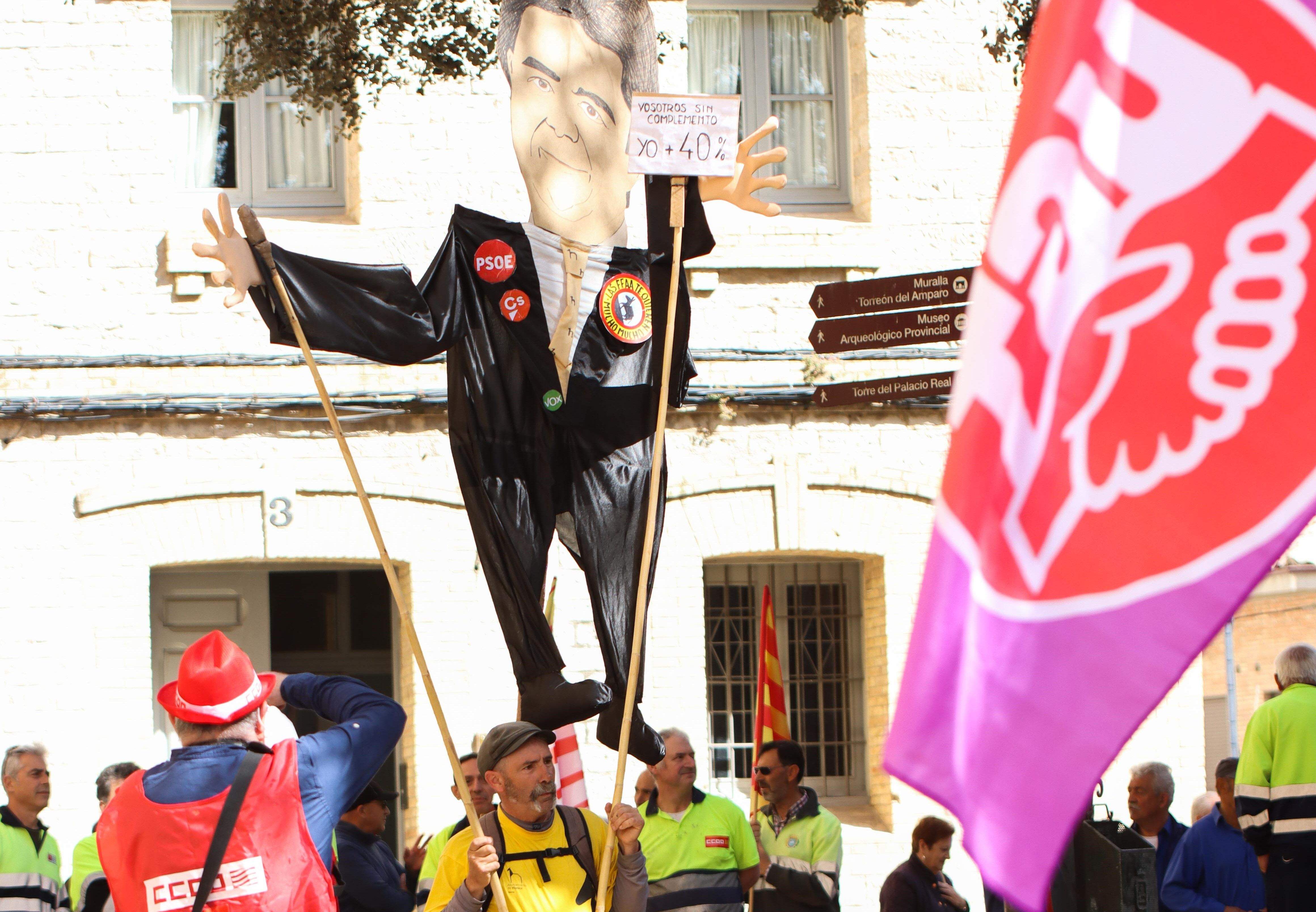 Manifestación de trabajadores municipales de Huesca. FOTO: David Martínez