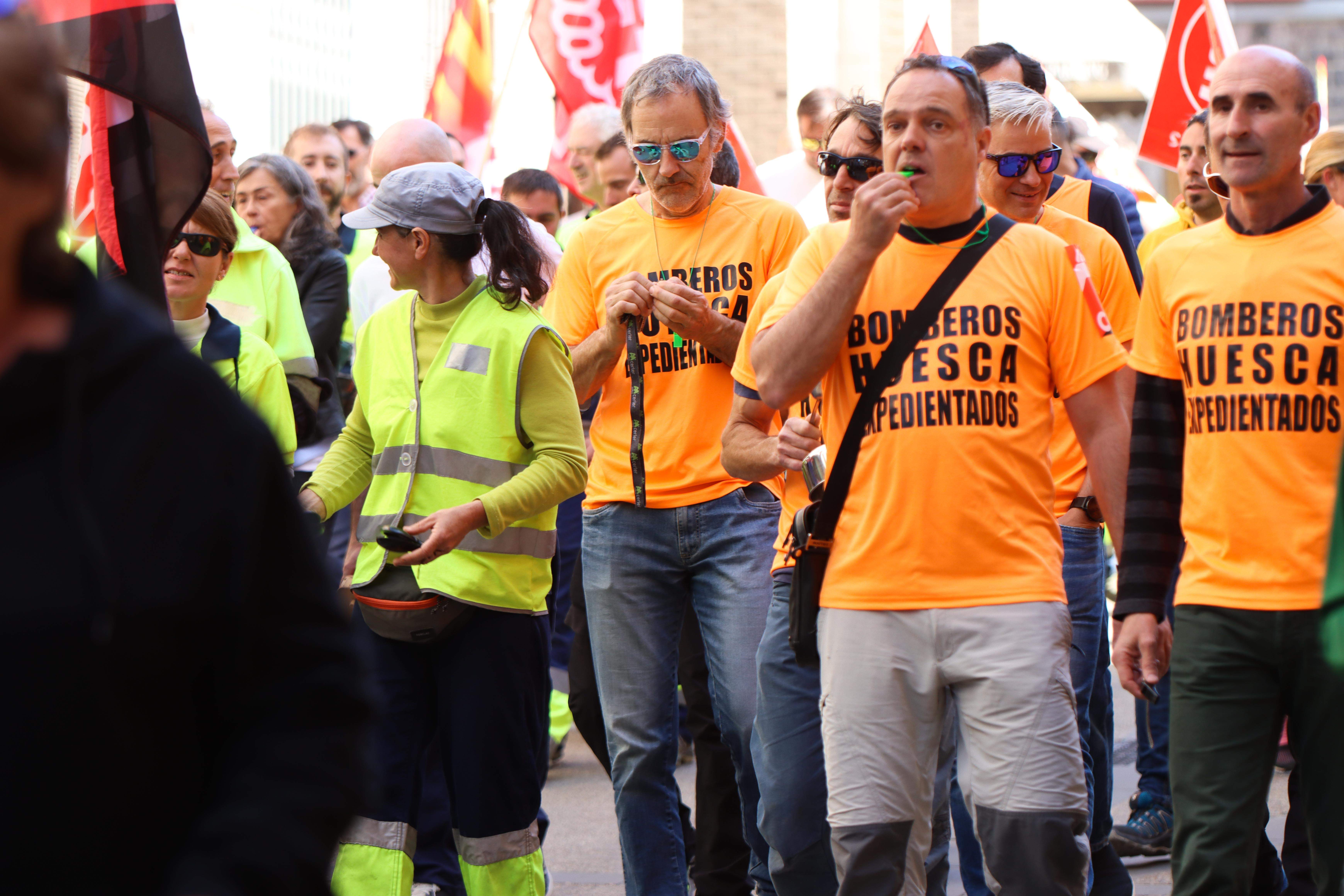 Manifestación de trabajadores municipales de Huesca. FOTO: David Martínez