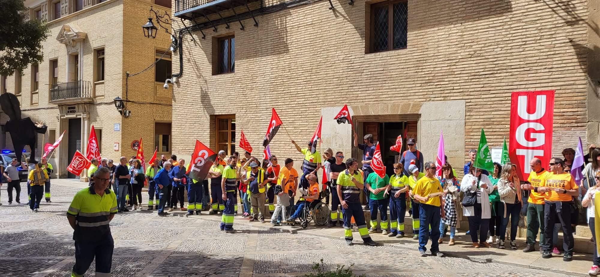Manifestación de trabajadores municipales de Huesca
