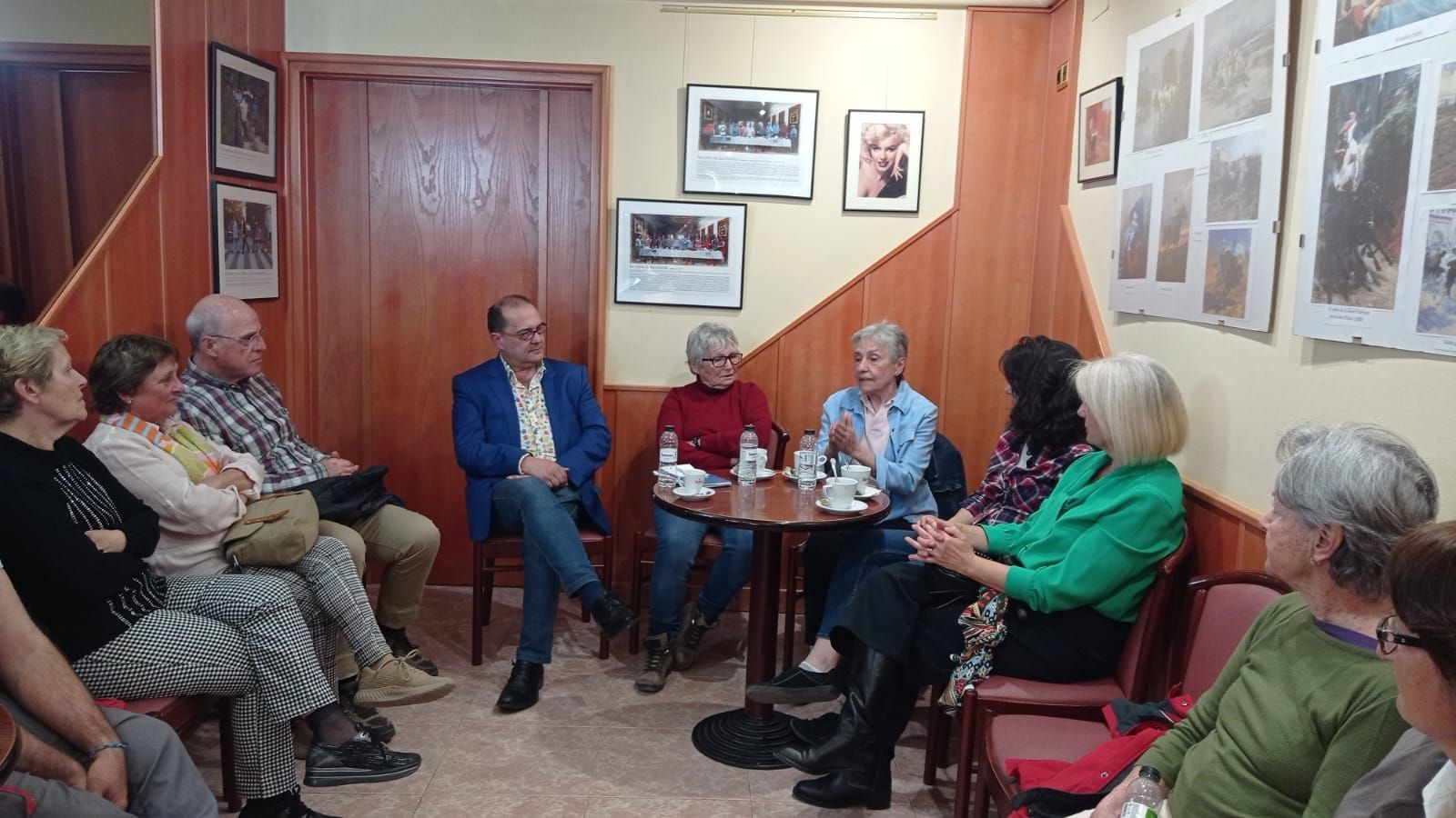 Café con las hermanas Josephine y Pilar Monter