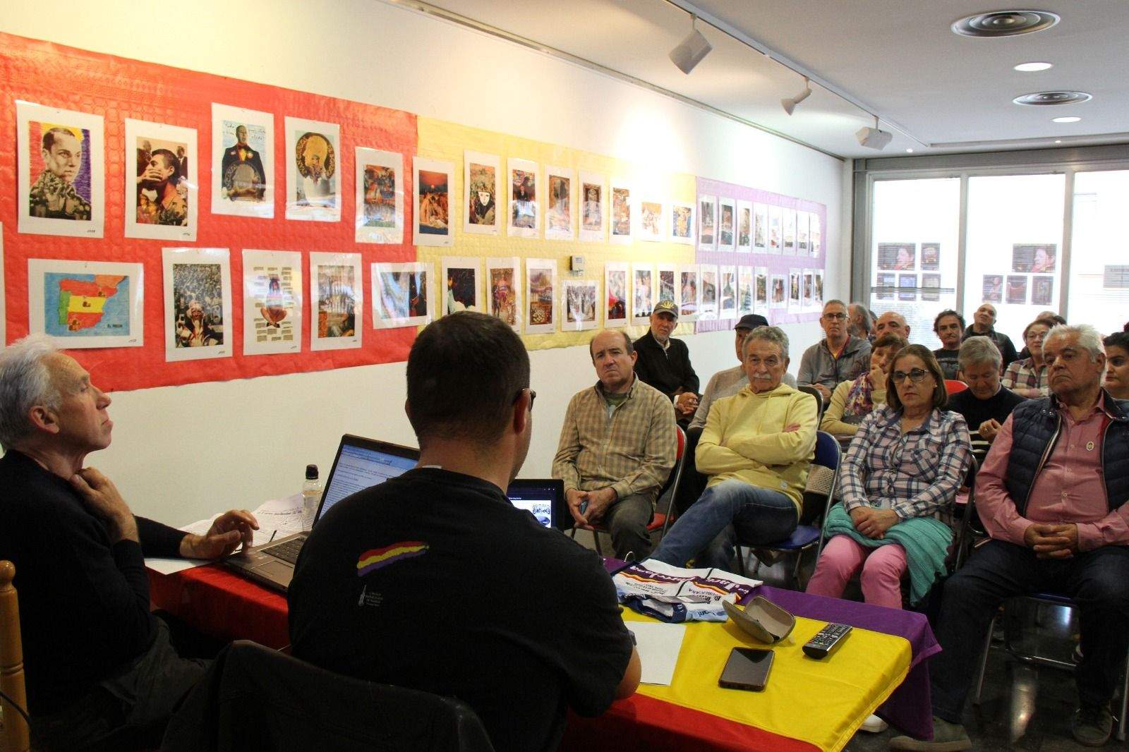 Charla de Miguel Cored sobre "La Republicana". Foto Carlos Neofato 