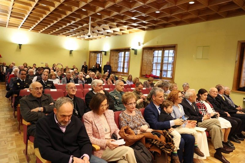 Condecoración a Belén Luque y David Simón en Jaca. Foto: Ayuntamiento de Jaca