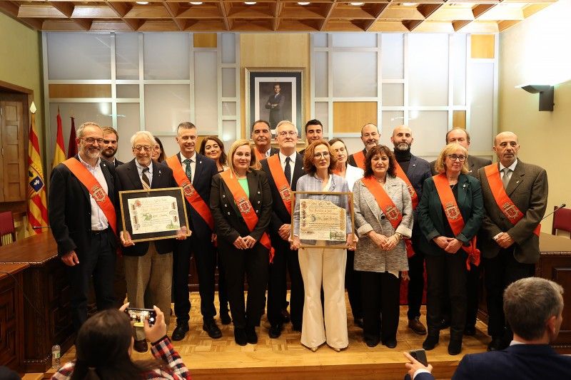 Condecoración a Belén Luque y David Simón en Jaca. Foto: Ayuntamiento de Jaca