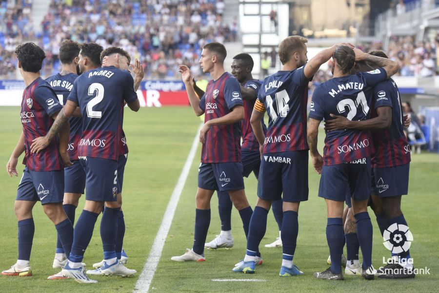Celebración del gol primero del Huesca