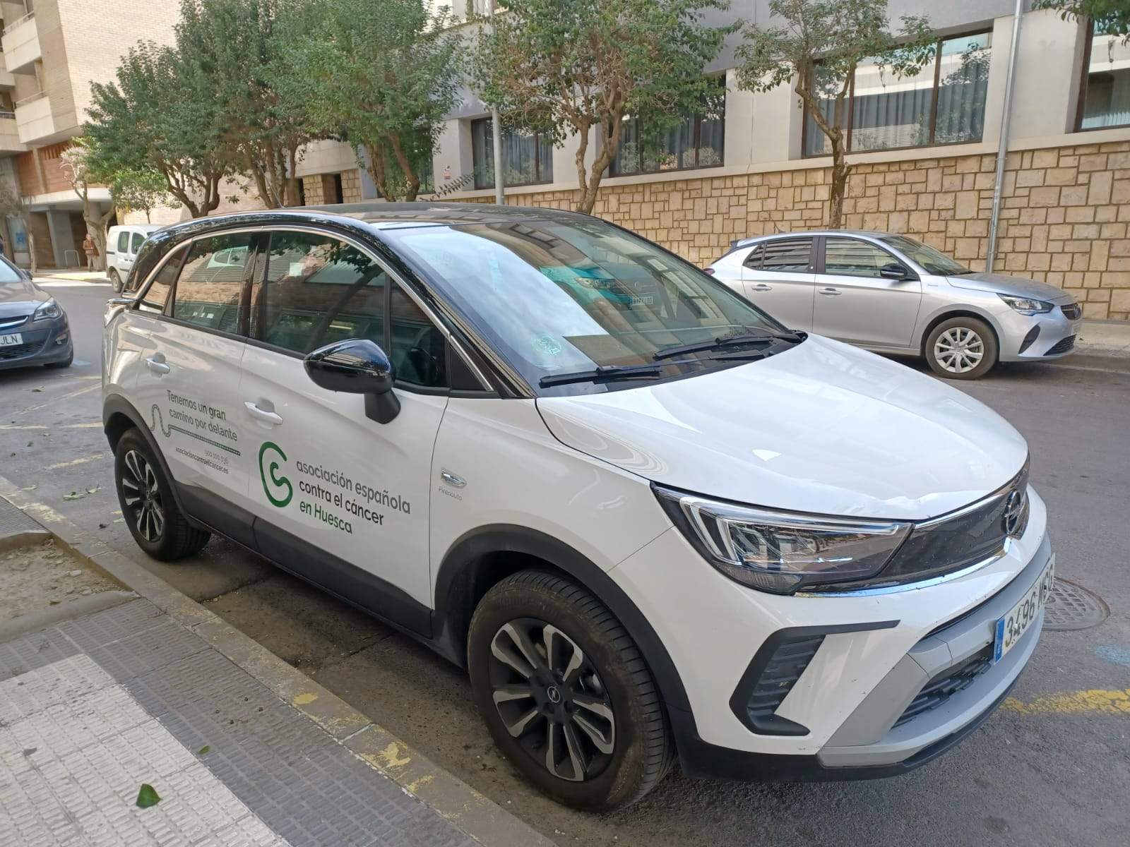 La AECC de Huesca adquiere un vehículo institucional gracias a la ...