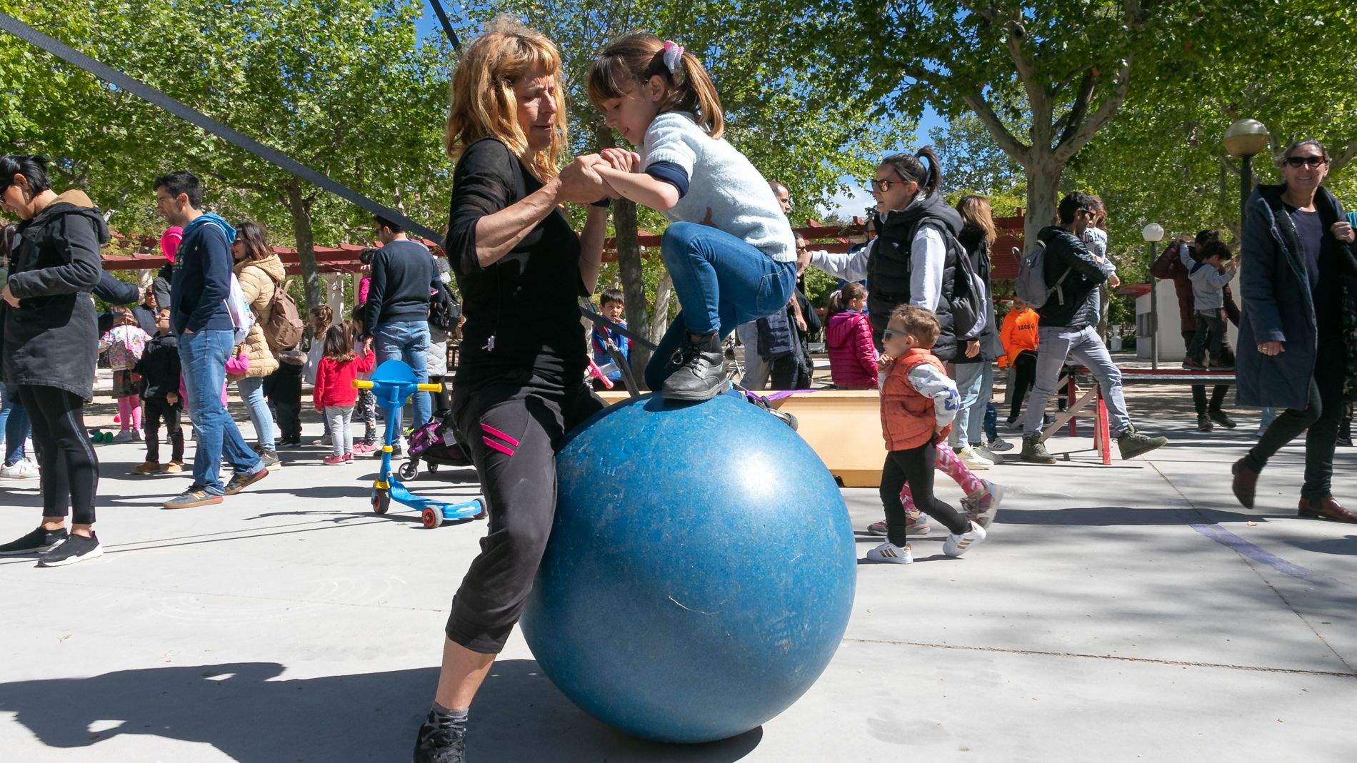 Día Mundial del Circo en Huesca. Foto Estela Alcay 