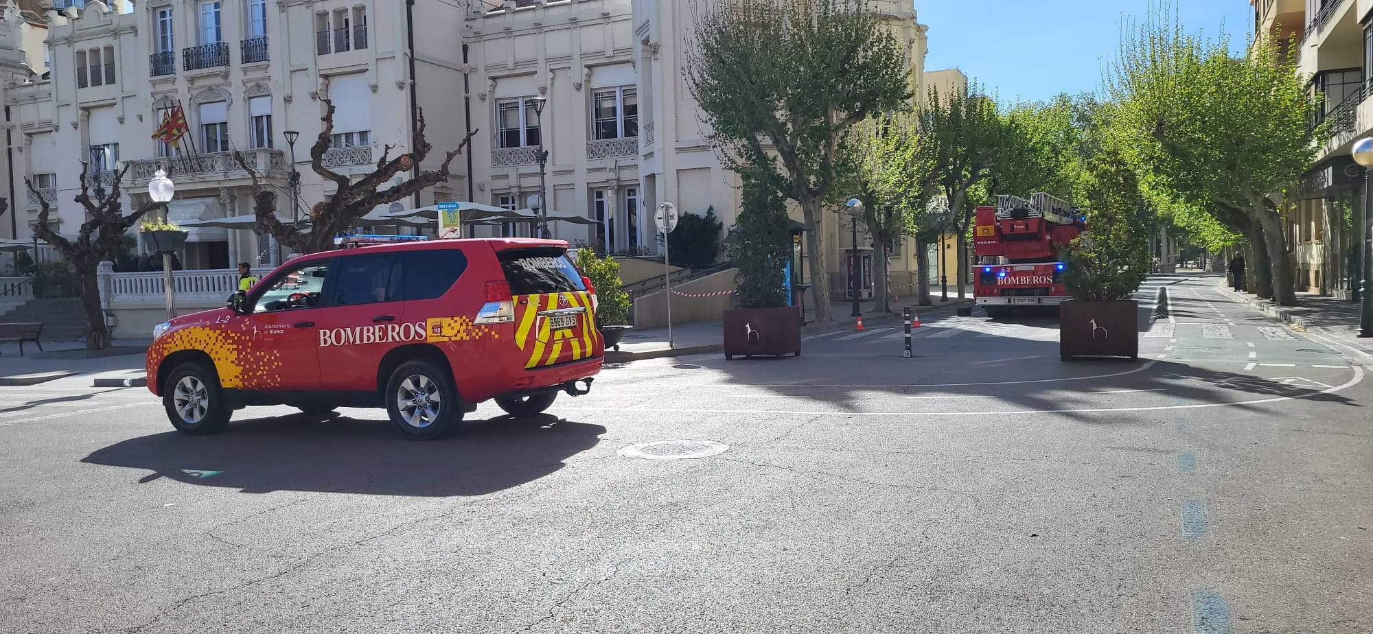 La terraza del Casino se cierra por peligro de caída de cascotes por el viento