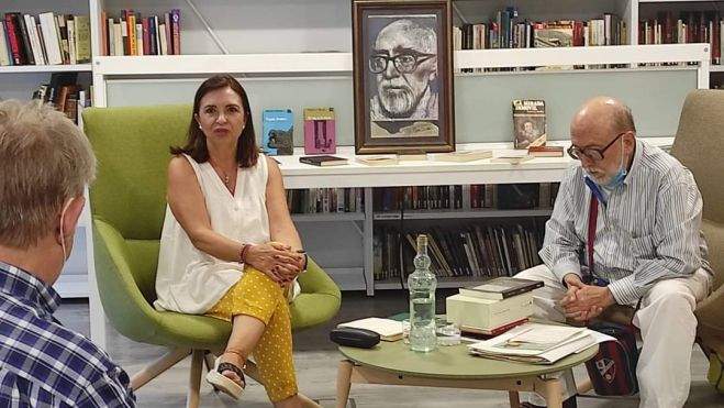 Conferencia de Enrique Chabier Compairé en la Biblioteca de Villanúa sobre Sender. Conferencia de Enrique Chabier Compairé en la Biblioteca de Villanúa sobre Sender.