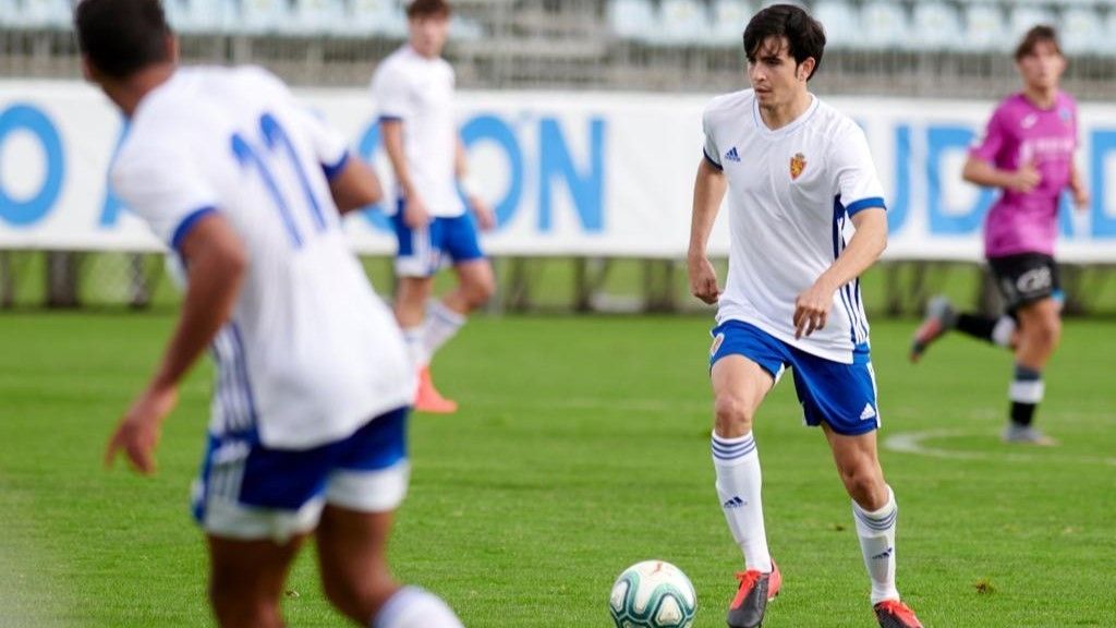David Mata en un partido con el filial zaragocista. David Mata en un partido con el filial zaragocista.